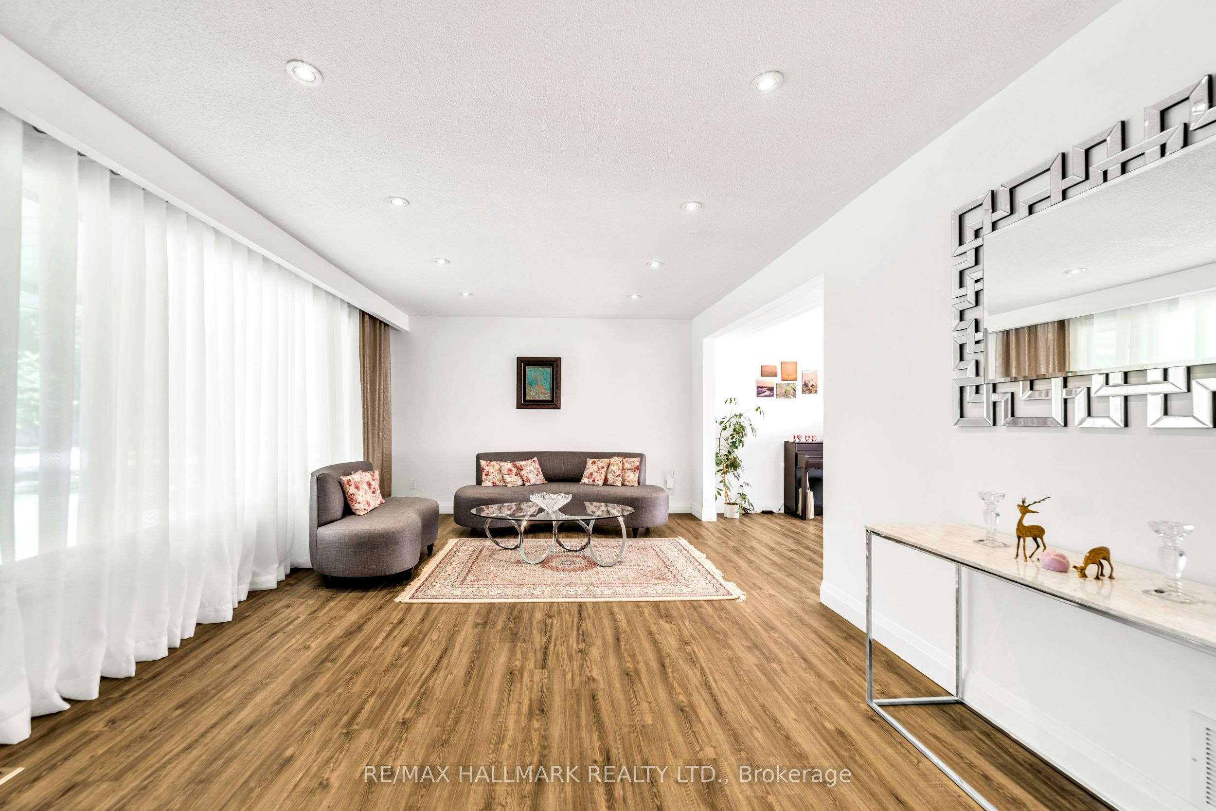 39 Sunnywood Crescent, Richmond Hill, ON, L4C 6W2 - 6