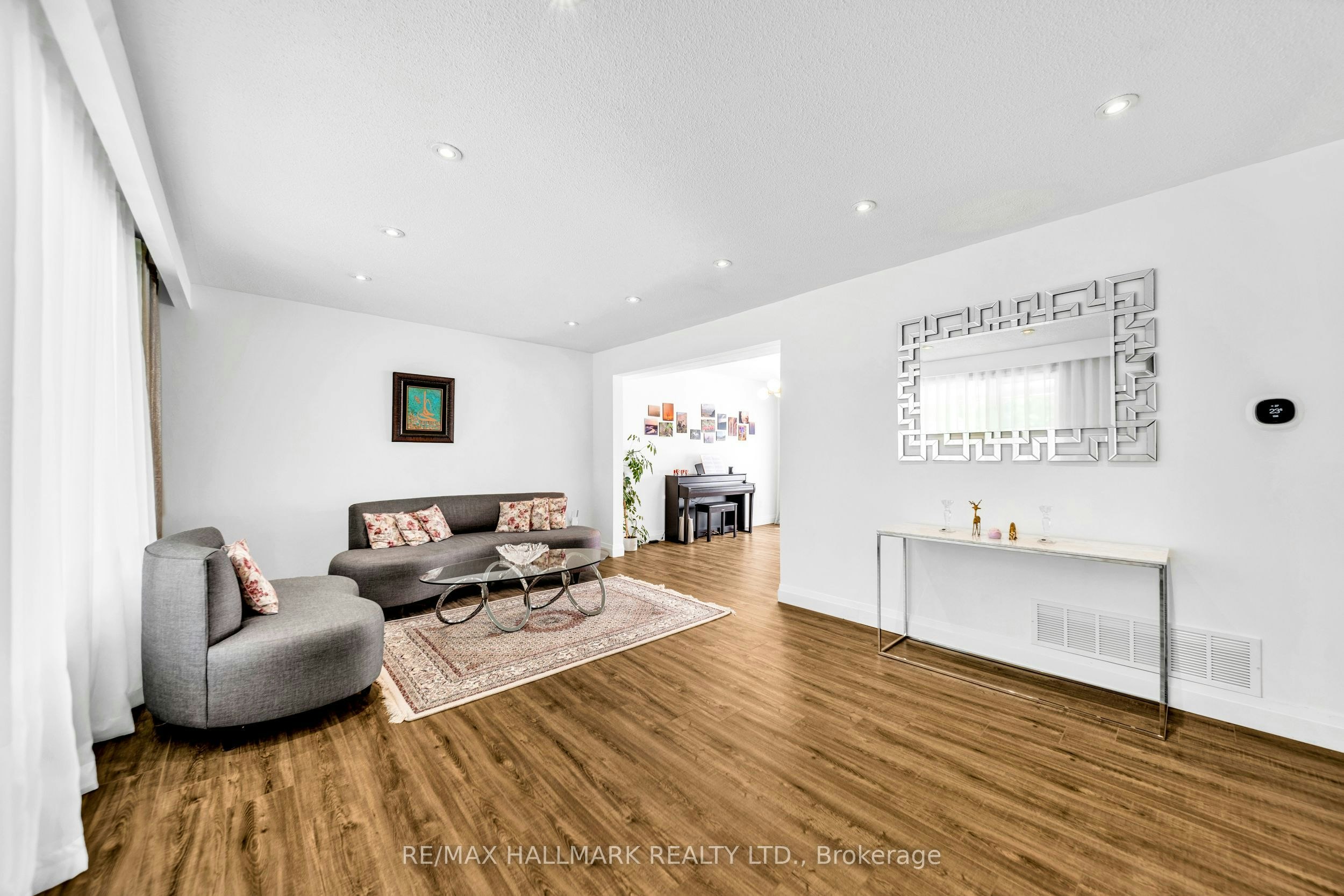 39 Sunnywood Crescent, Richmond Hill, ON, L4C 6W2 - 7