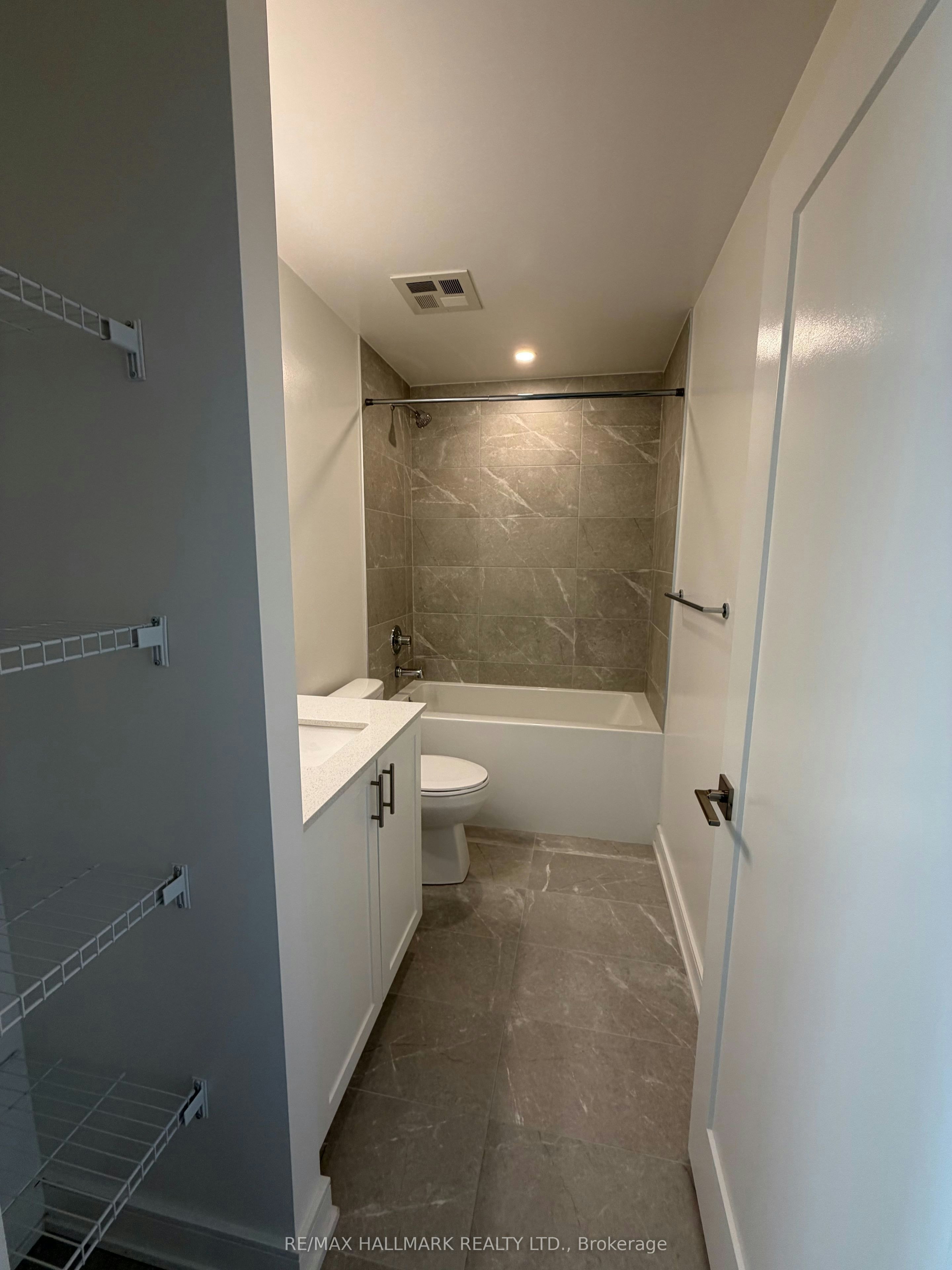 A802-705 Davis Drive, Newmarket, ON, L3Y 0J1 - 7