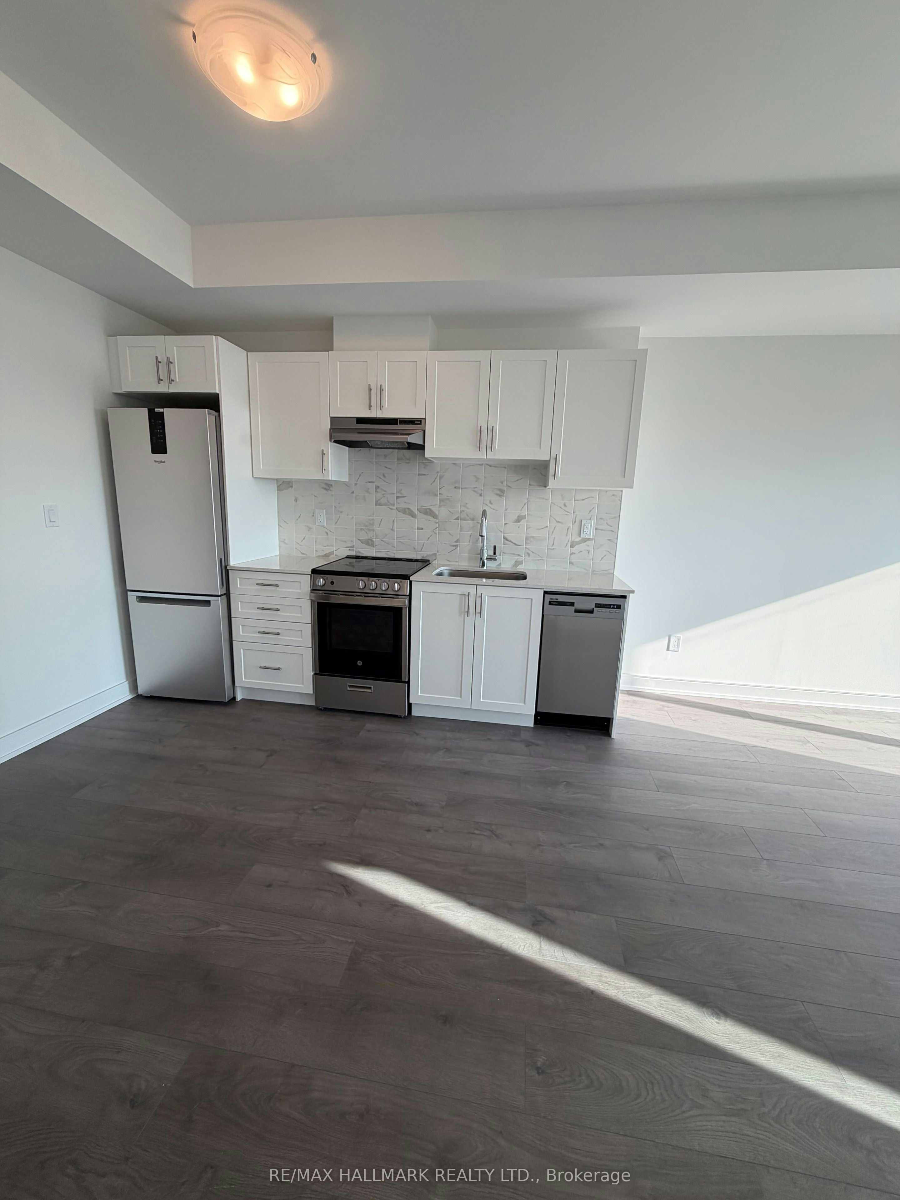 A802-705 Davis Drive, Newmarket, ON, L3Y 0J1 - 10