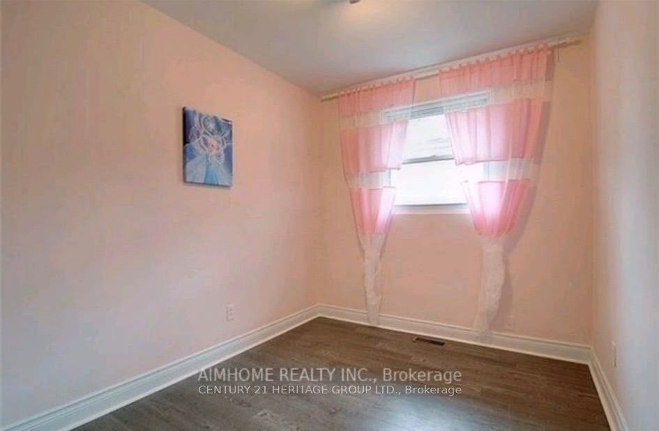 Main Floor-39 Lindsay Avenue, Newmarket, ON, L3Y 4N7 - 7