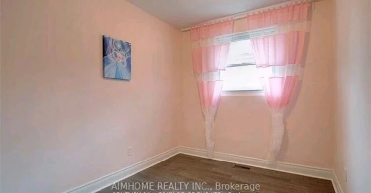 Main Floor-39 Lindsay Avenue, Newmarket, ON, L3Y 4N7 - 7