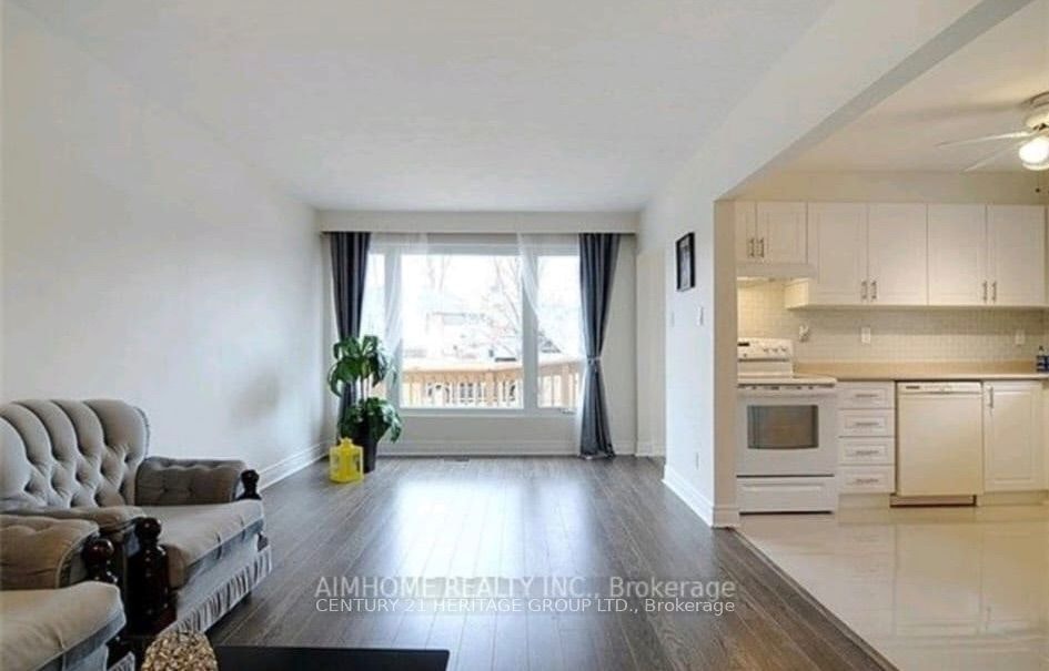 Main Floor-39 Lindsay Avenue, Newmarket, ON, L3Y 4N7 - 2