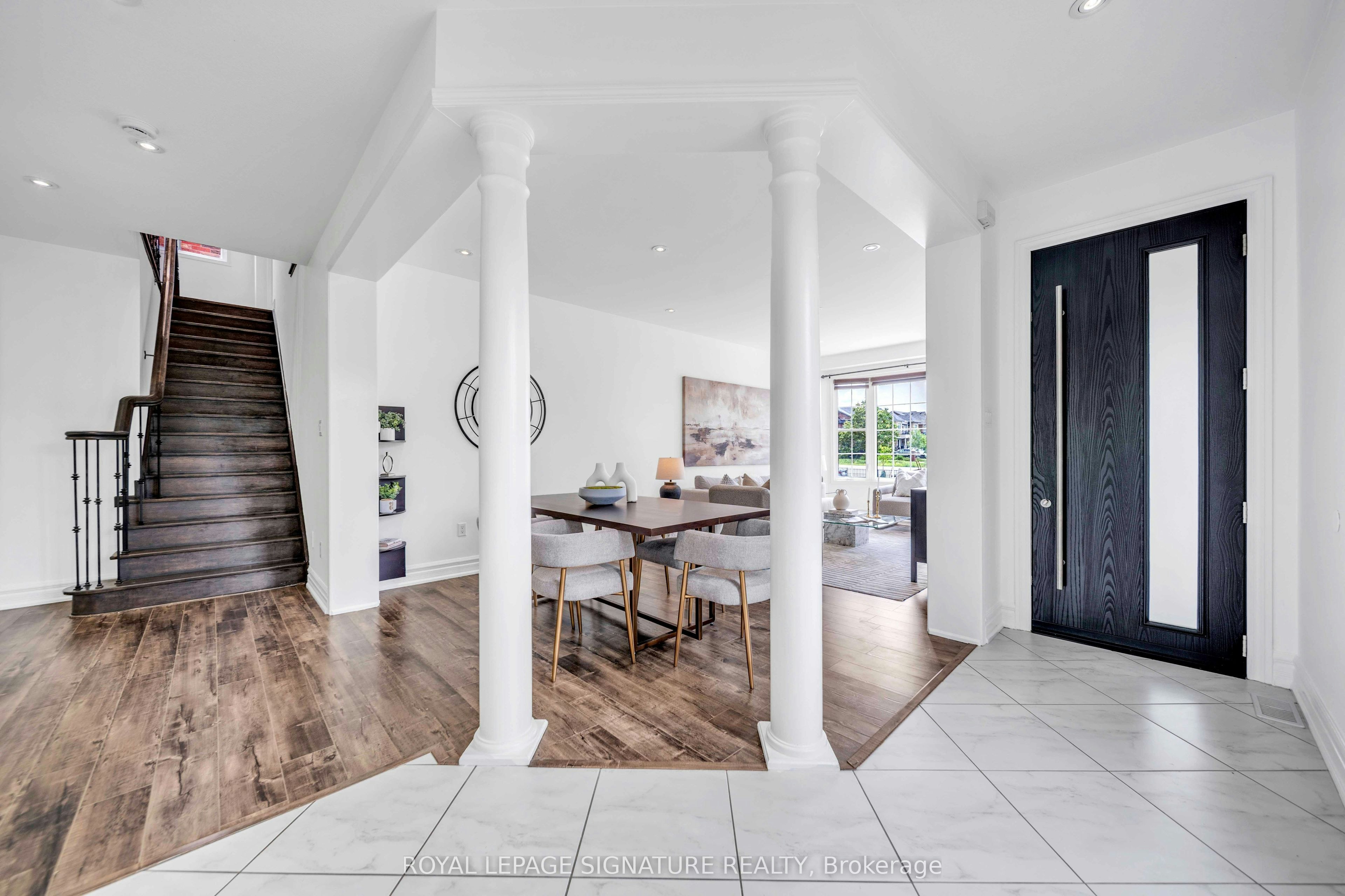 81 Bulmer Crescent, Newmarket, ON, L3X 3K1 - 2
