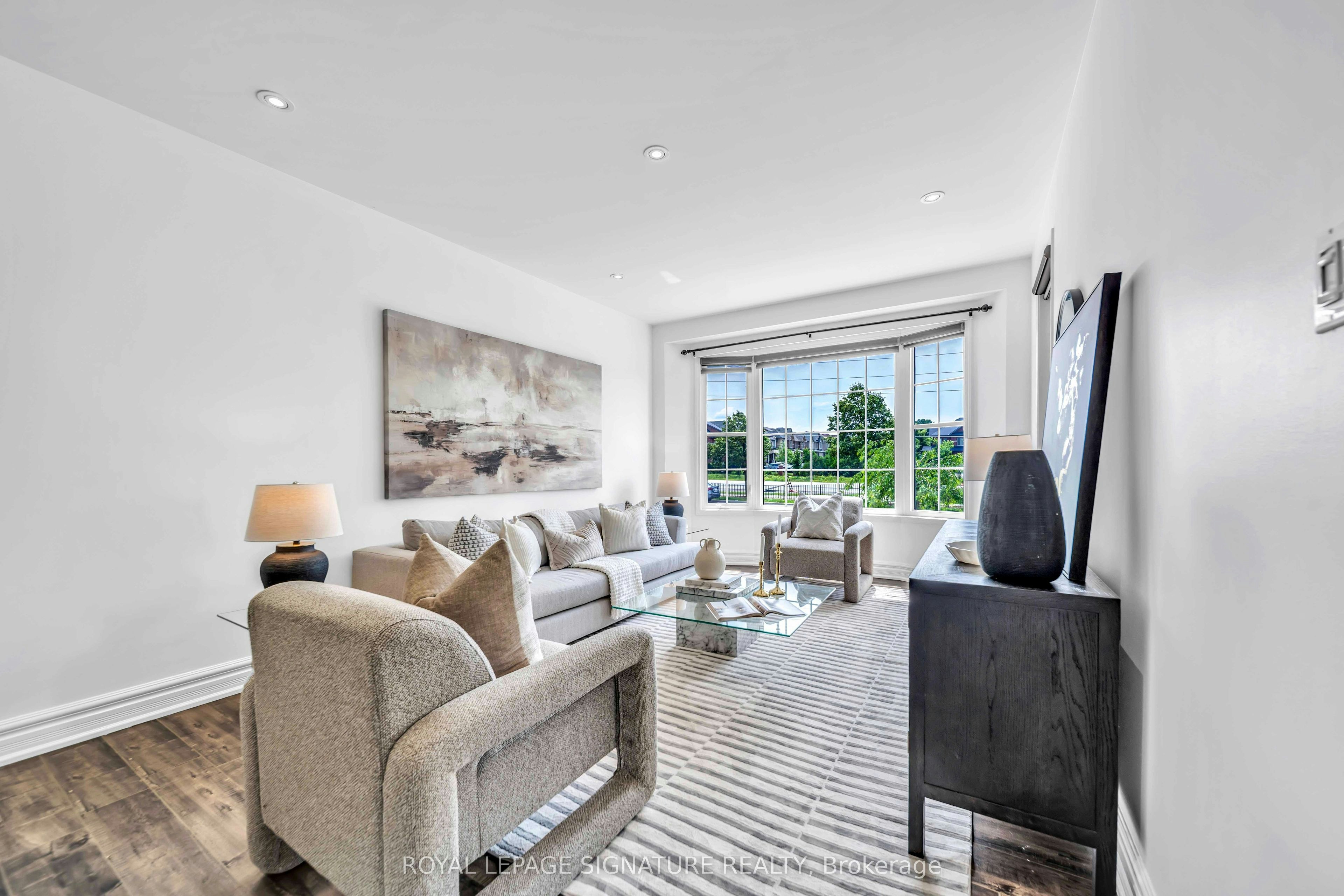 81 Bulmer Crescent, Newmarket, ON, L3X 3K1 - 3