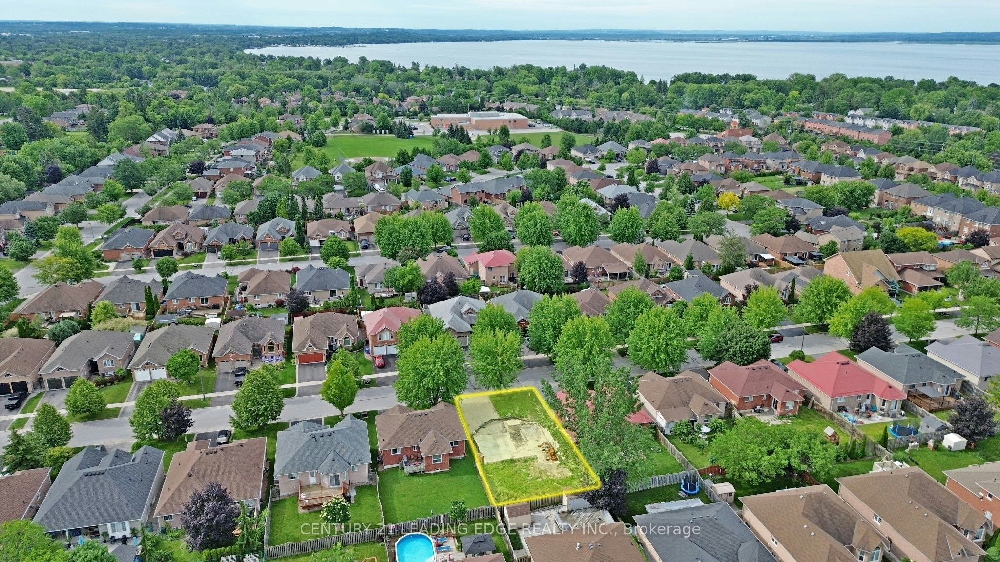 14 Kerfoot Crescent, Georgina, ON, L4P 4B8