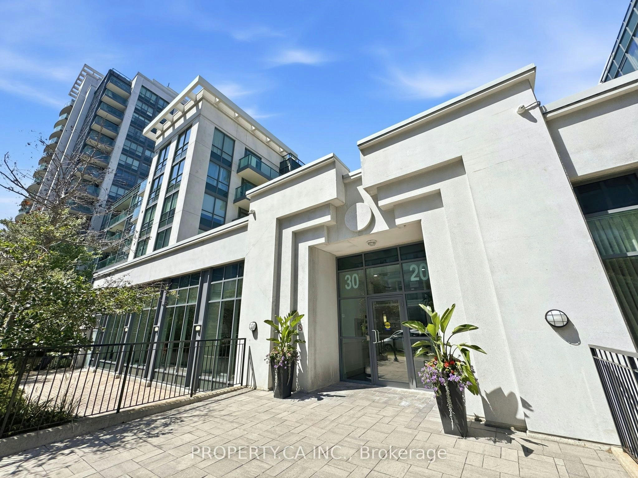 706-30 North Park Road, Vaughan, ON, L4J 0G6 - 2