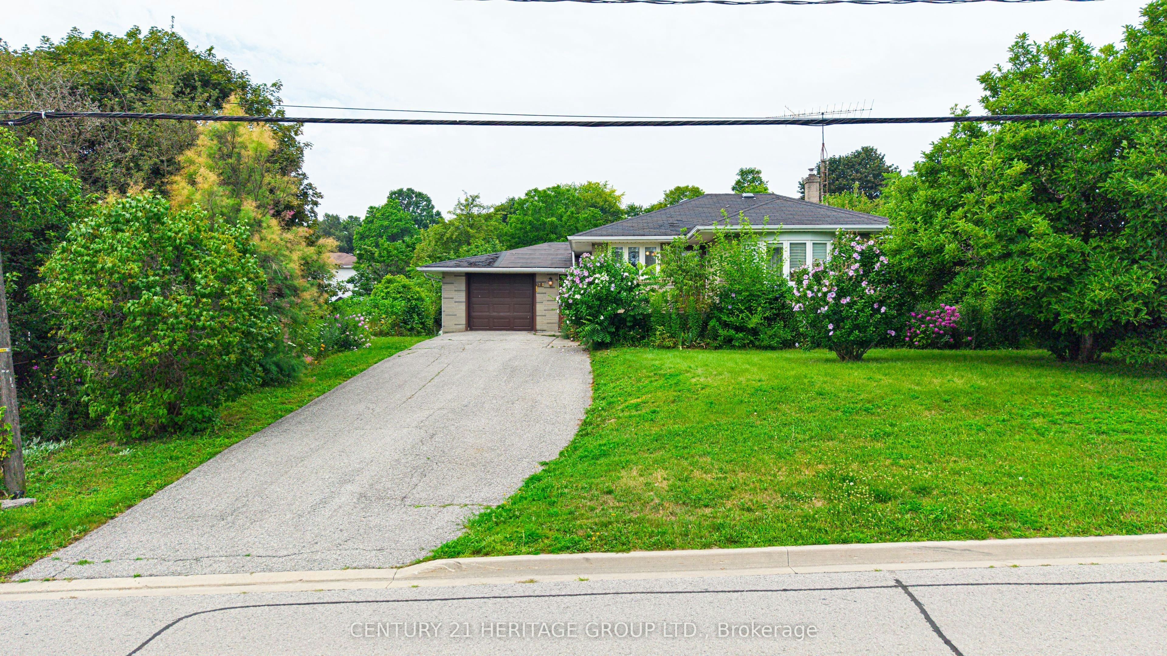 270 Walker Avenue, Bradford West Gwillimbury, ON, L3Z 1Y6