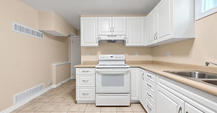 BSMT-203 John Street, Bradford West Gwillimbury, ON, L3Z 1J9 - 4