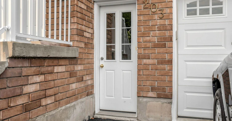 BSMT-203 John Street, Bradford West Gwillimbury, ON, L3Z 1J9 - 2