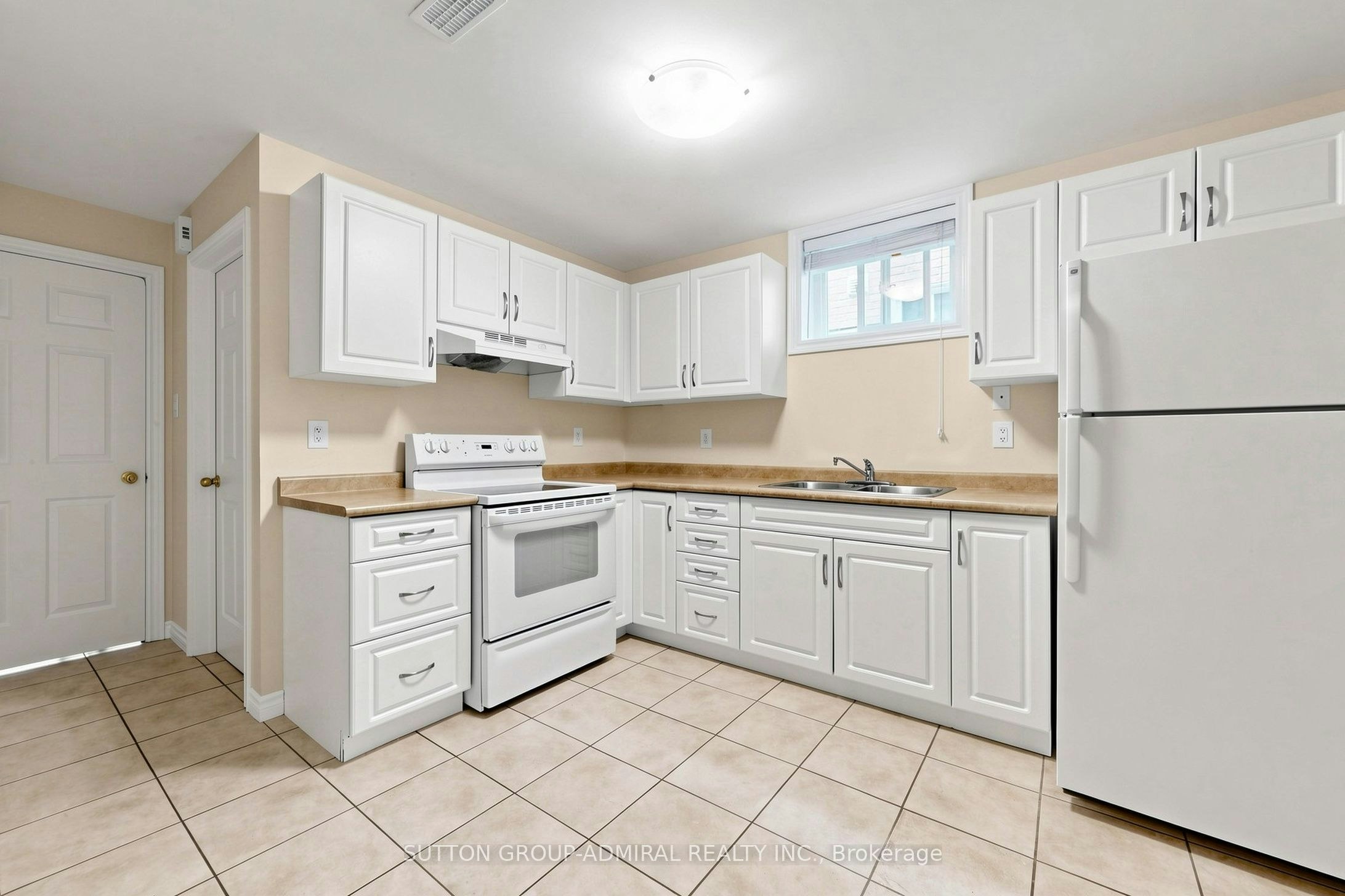 BSMT-203 John Street, Bradford West Gwillimbury, ON, L3Z 1J9 - 3