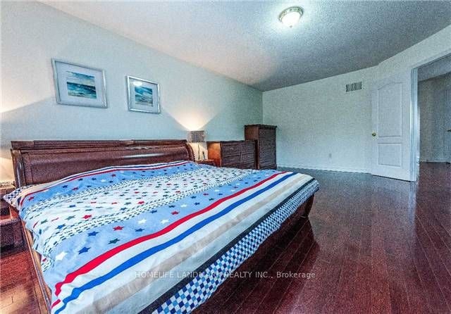 82 Canyon Hill Avenue, Richmond Hill, ON, L4C 0E1 - 3