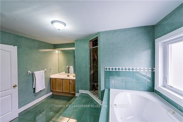 82 Canyon Hill Avenue, Richmond Hill, ON, L4C 0E1 - 4