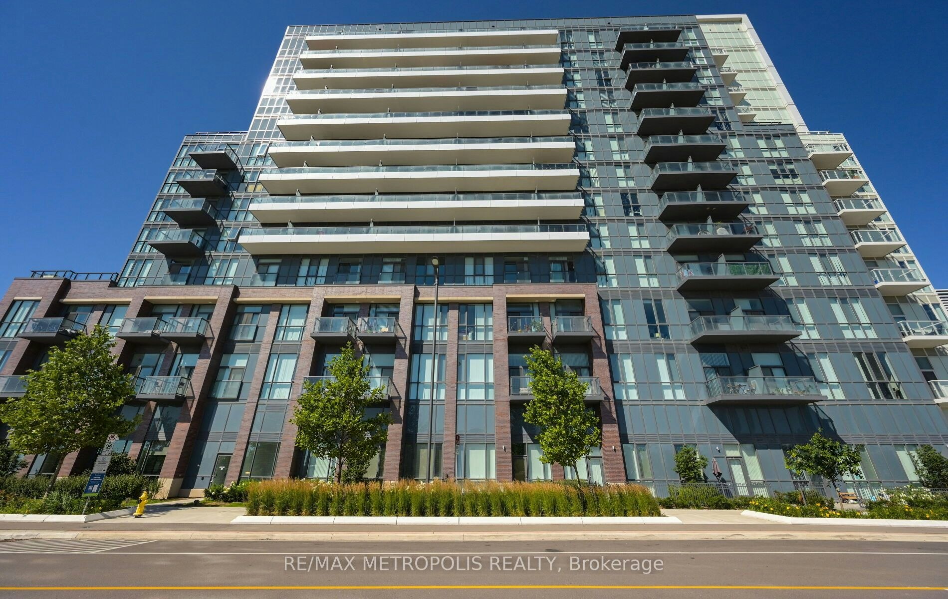 1601-60 Honeycrisp Crescent, Vaughan, ON, L4K 0N5