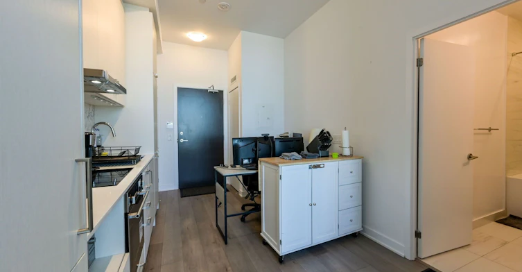 1601-60 Honeycrisp Crescent, Vaughan, ON, L4K 0N5 - 20