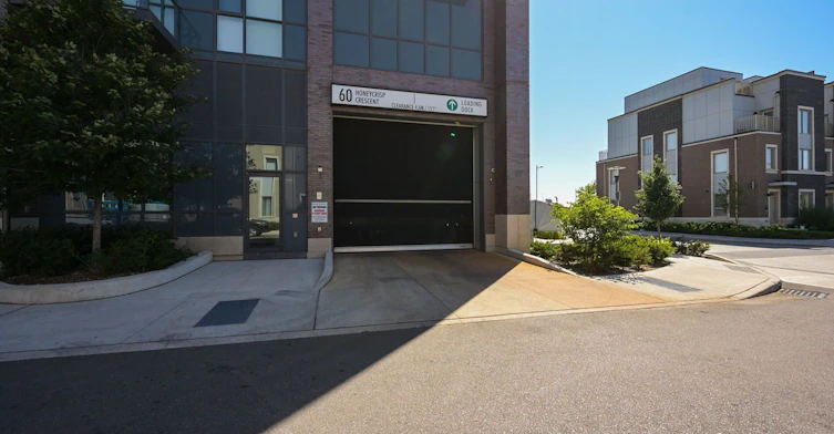 1601-60 Honeycrisp Crescent, Vaughan, ON, L4K 0N5 - 7