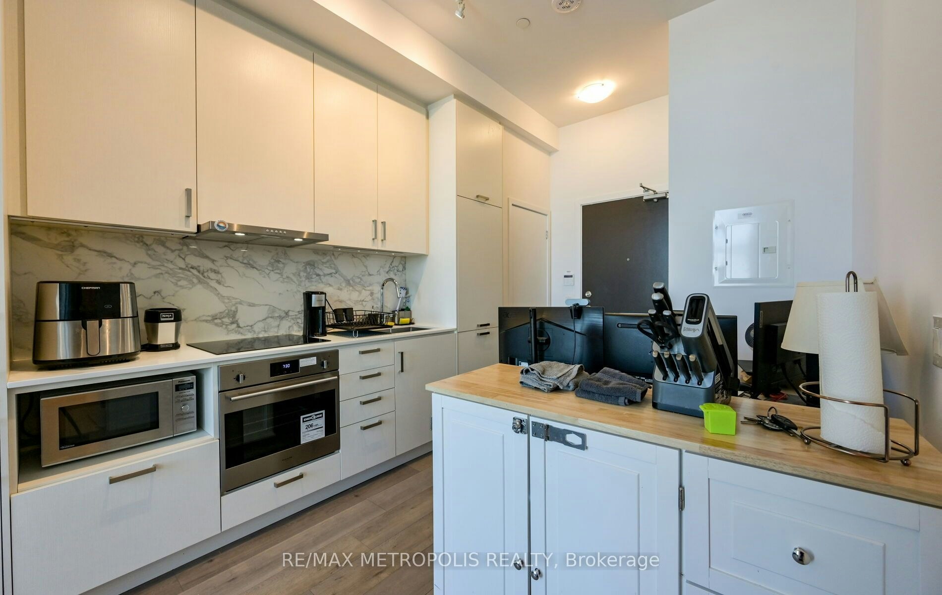 1601-60 Honeycrisp Crescent, Vaughan, ON, L4K 0N5 - 17