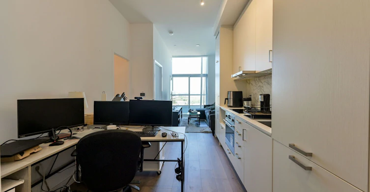 1601-60 Honeycrisp Crescent, Vaughan, ON, L4K 0N5 - 14