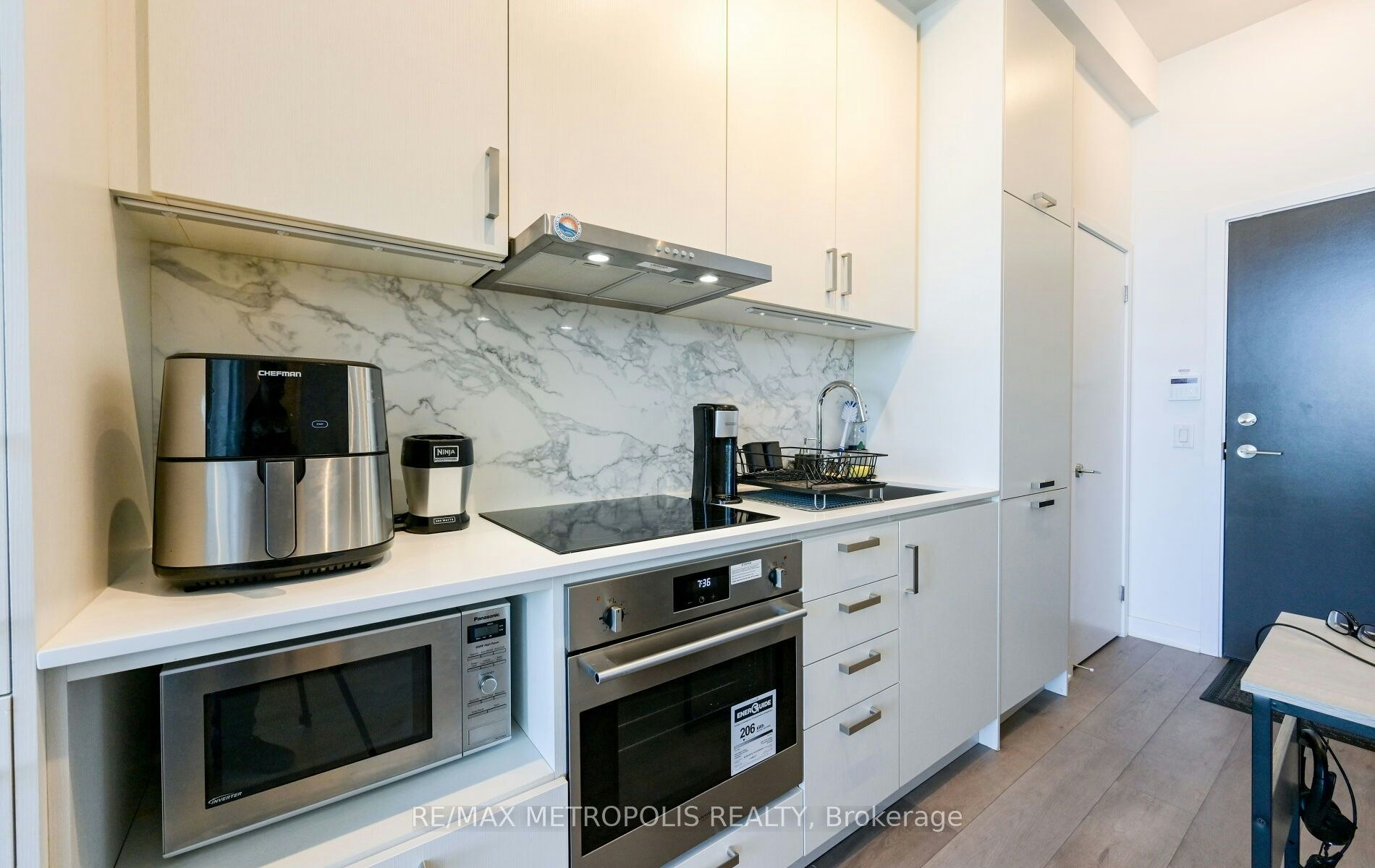 1601-60 Honeycrisp Crescent, Vaughan, ON, L4K 0N5 - 18