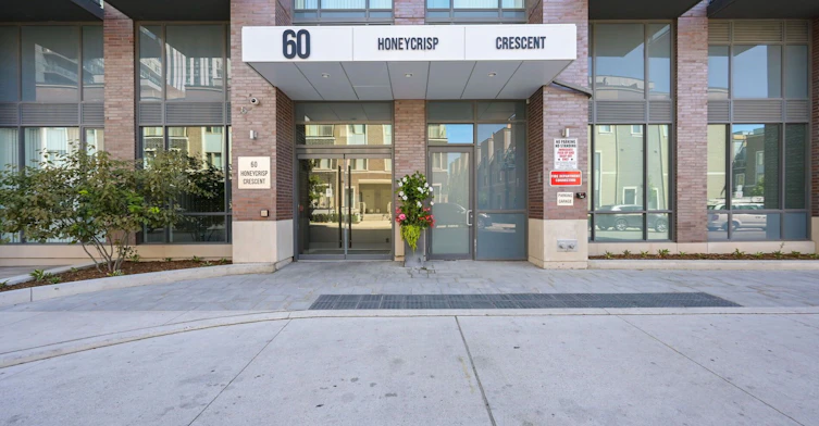 1601-60 Honeycrisp Crescent, Vaughan, ON, L4K 0N5 - 9