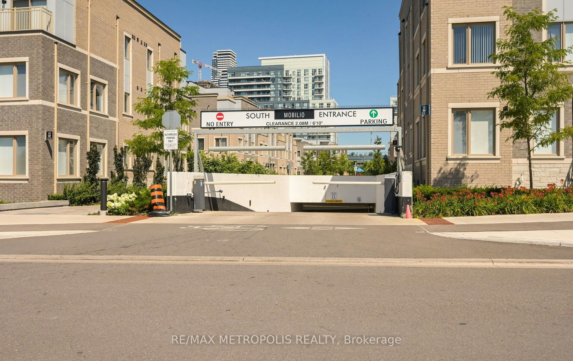 1601-60 Honeycrisp Crescent, Vaughan, ON, L4K 0N5 - 48