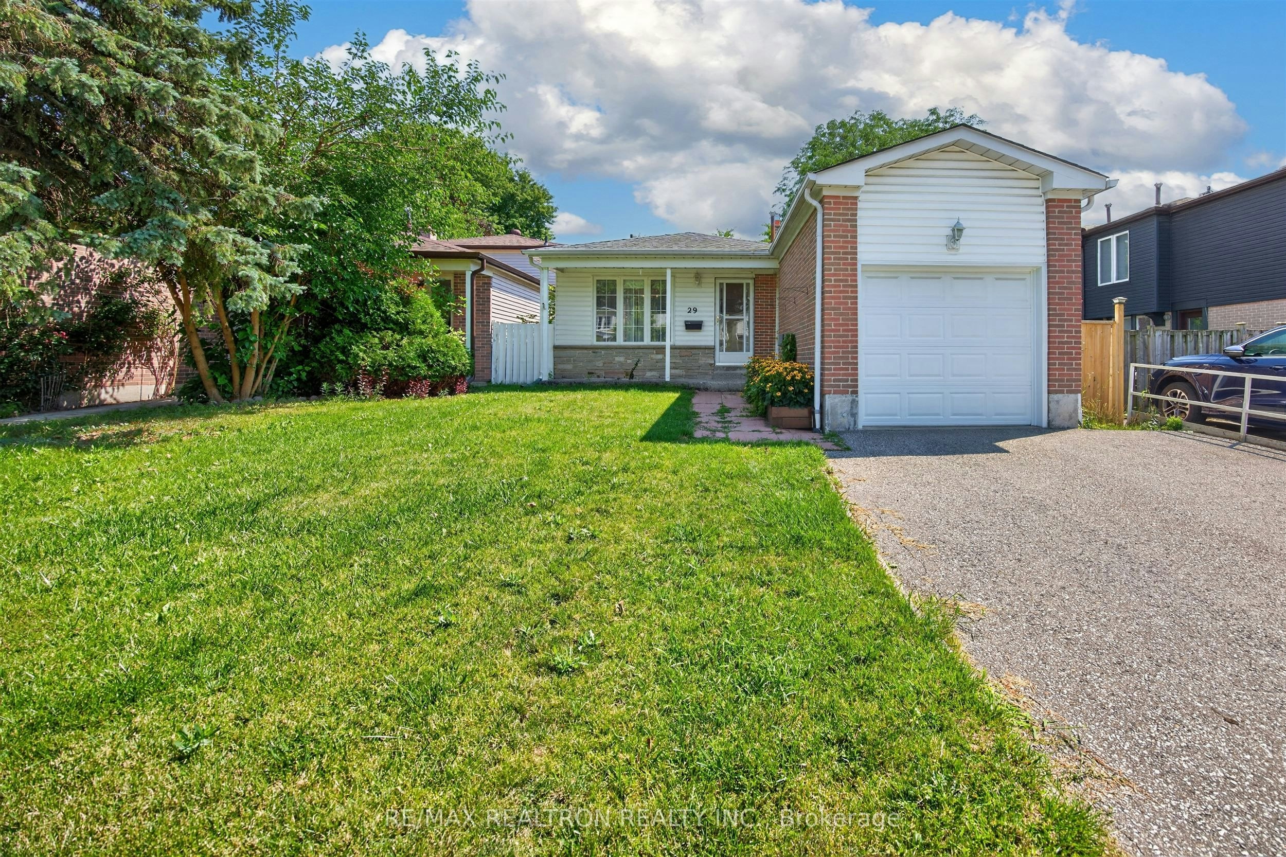 29 Springhead Gardens, Richmond Hill, ON, L4C 5C1
