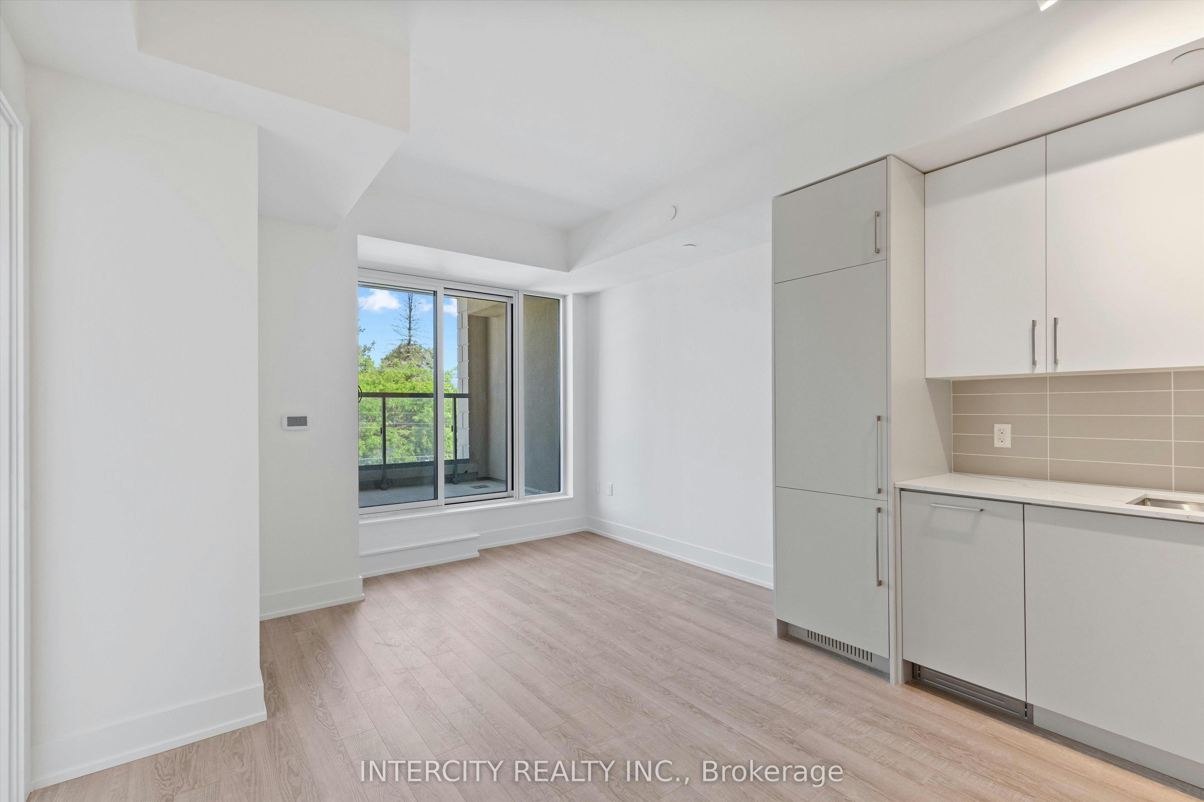 328-2075 King Road, King, ON, L7B 0R6 - 7