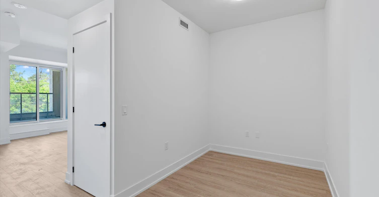 328-2075 King Road, King, ON, L7B 0R6 - 3