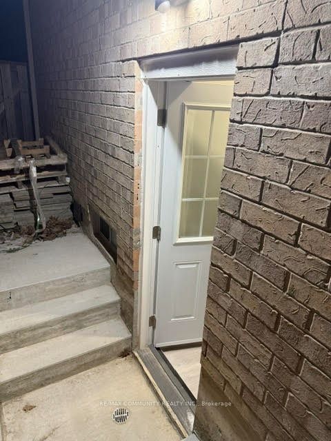 Bsmt-327 Mantle Avenue, Whitchurch-Stouffville, ON, L4A 0R9 - 17