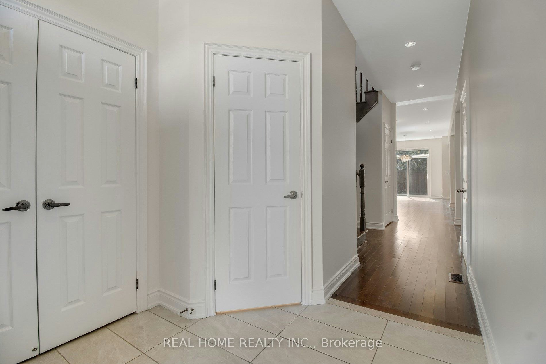 490 Rita's Avenue, Newmarket, ON, L3X 2M8 - 4