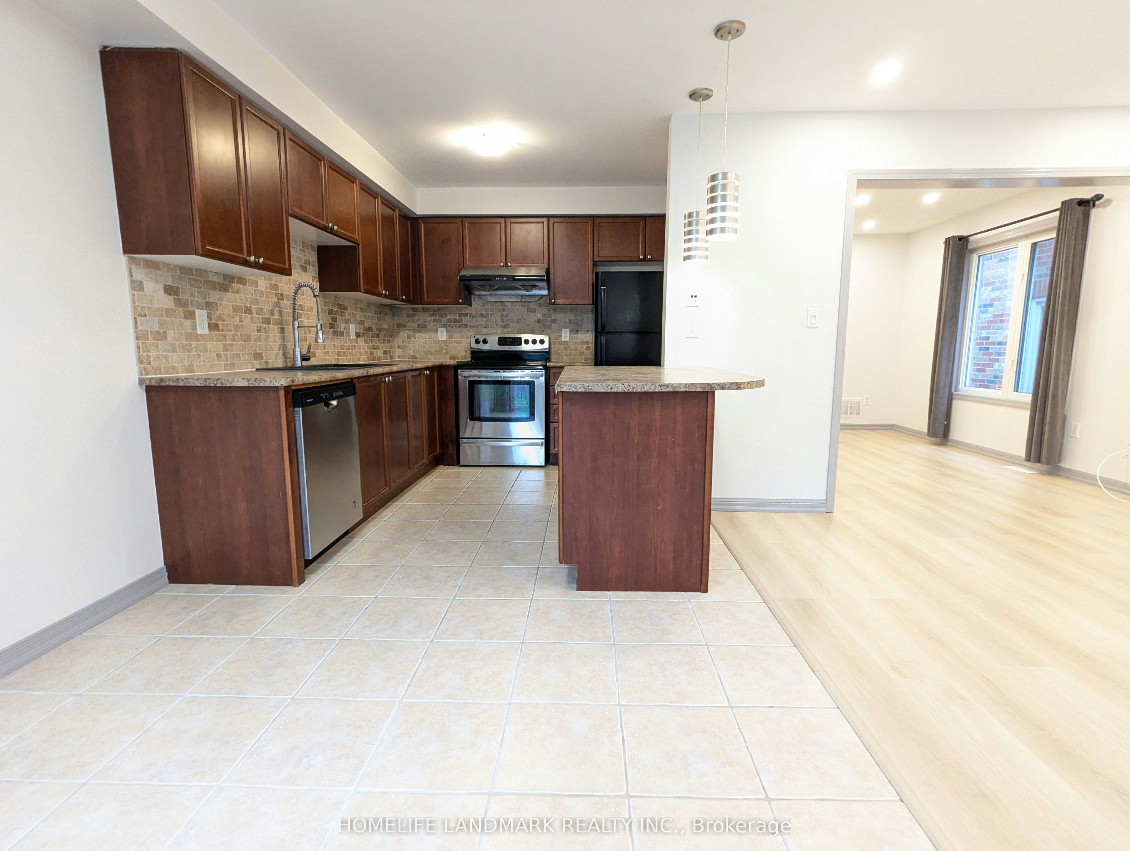 27 Walter Sangster Road, Whitchurch-Stouffville, ON, L4A 0J5 - 7