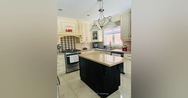 36 Ellerby Square N, Vaughan, ON, L4L 1N1 - 2
