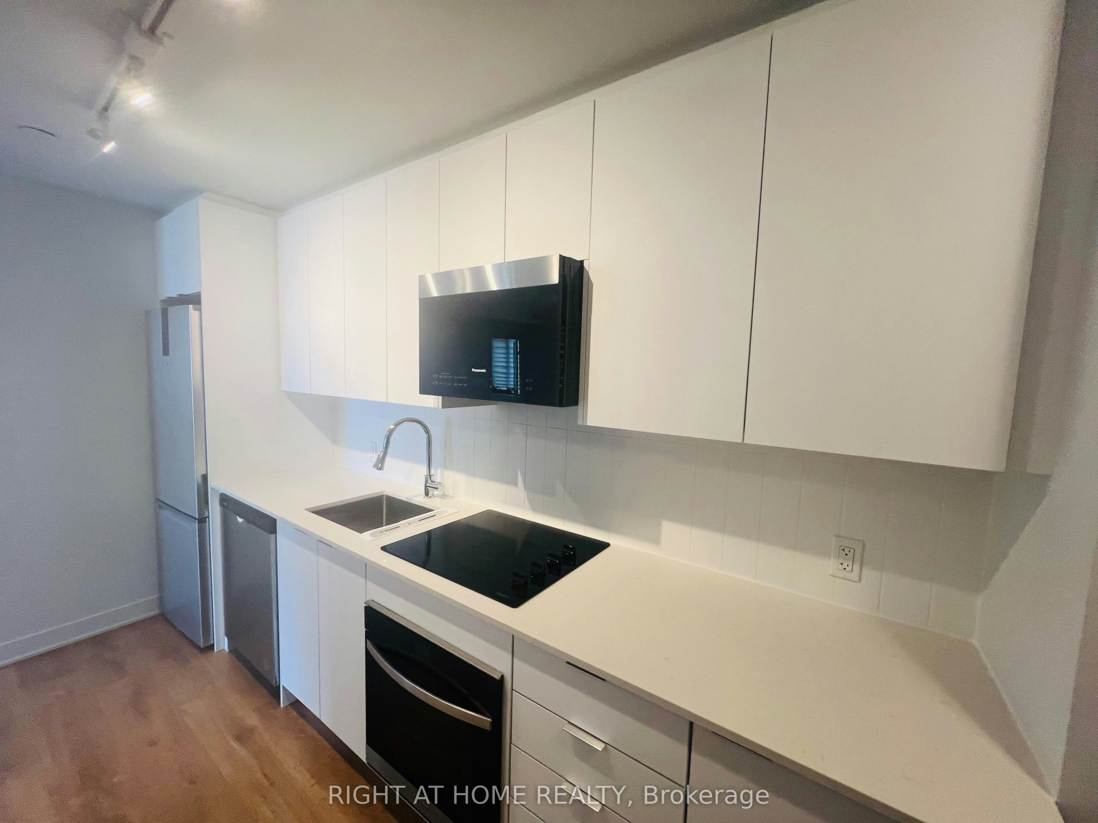 2402-2920 Highway 7 Road, Vaughan, ON, L4K 0P4 - 12