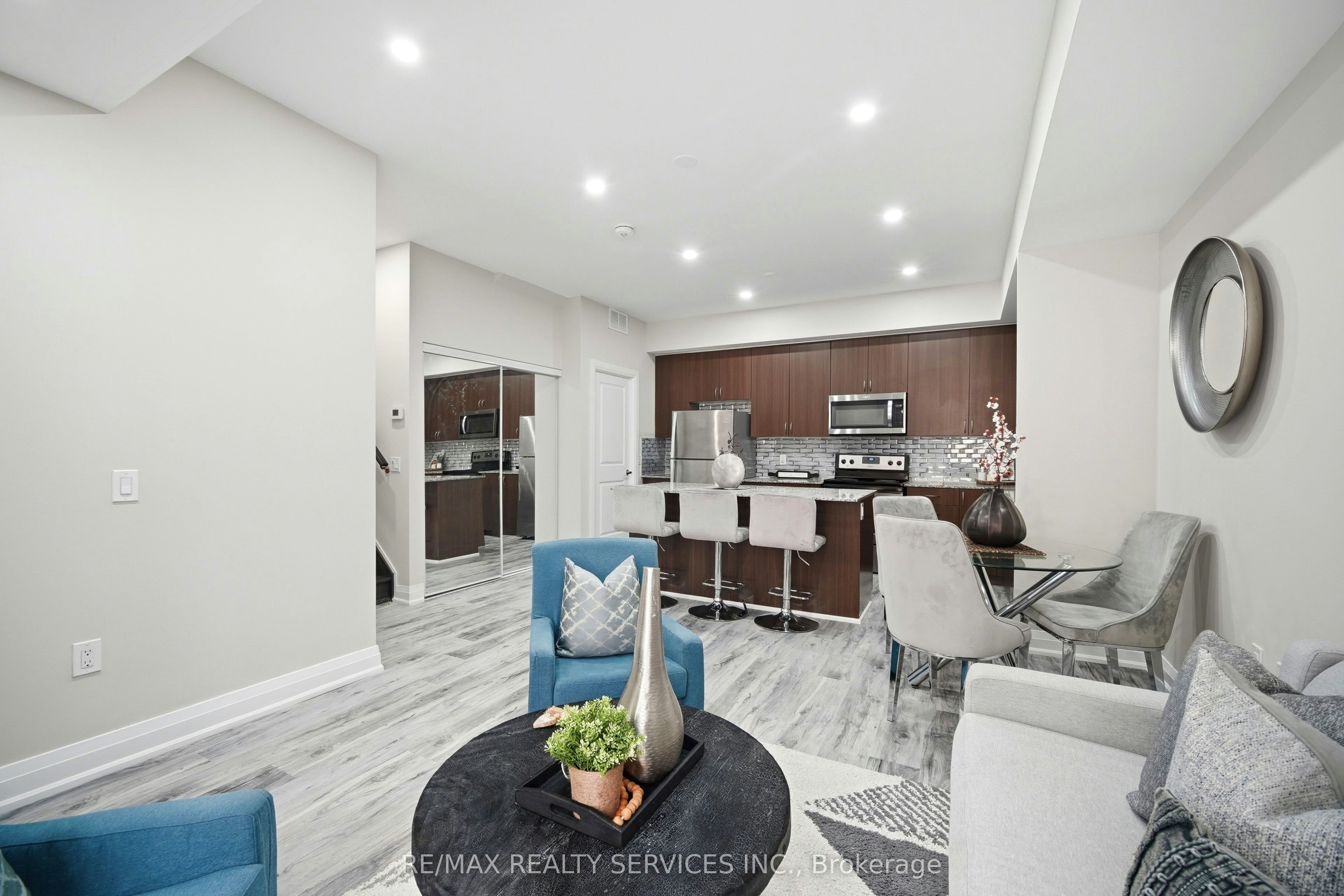 302-26 Coles Avenue, Vaughan, ON, L4L 0J1 - 11