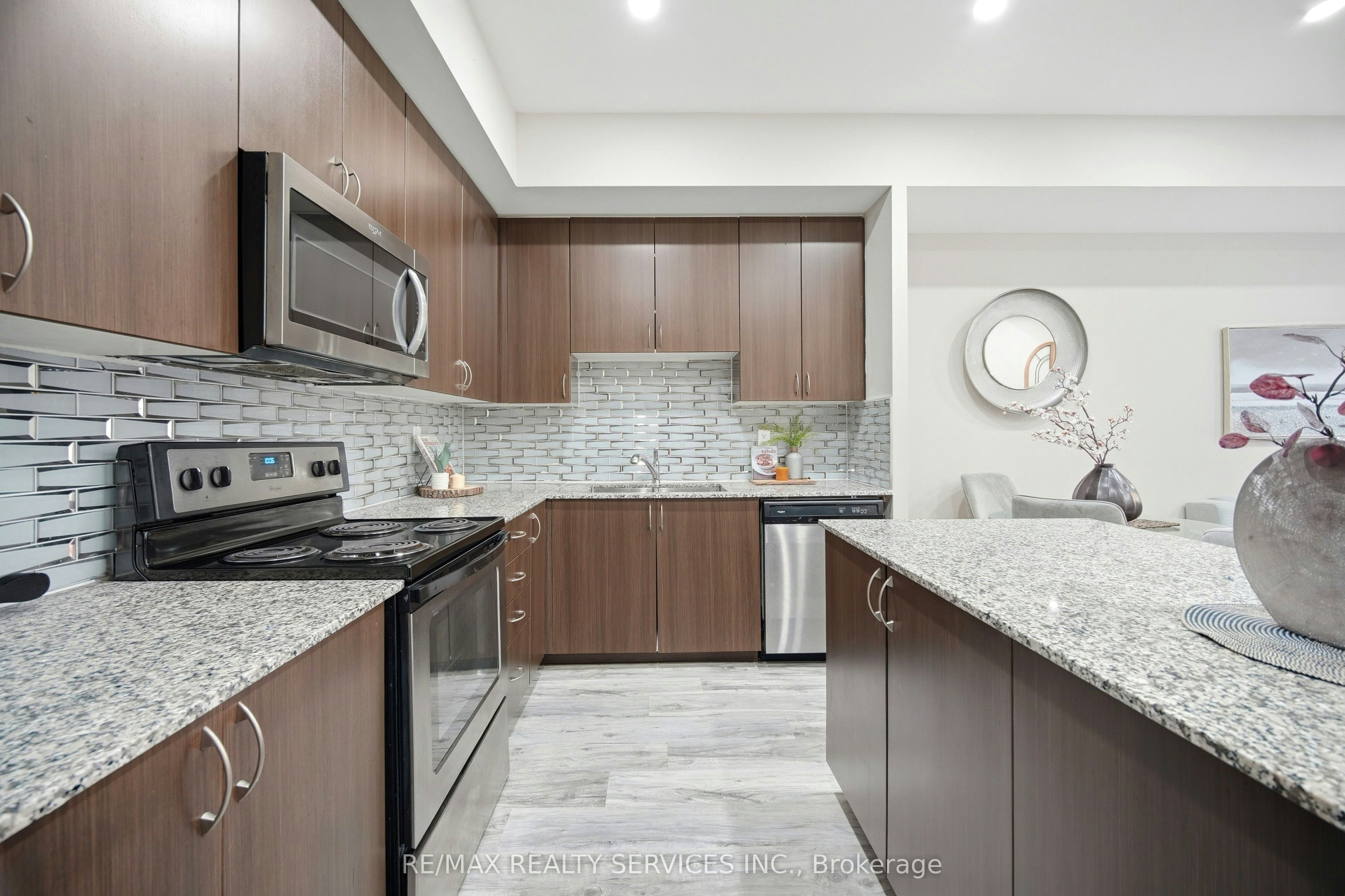 302-26 Coles Avenue, Vaughan, ON, L4L 0J1 - 17