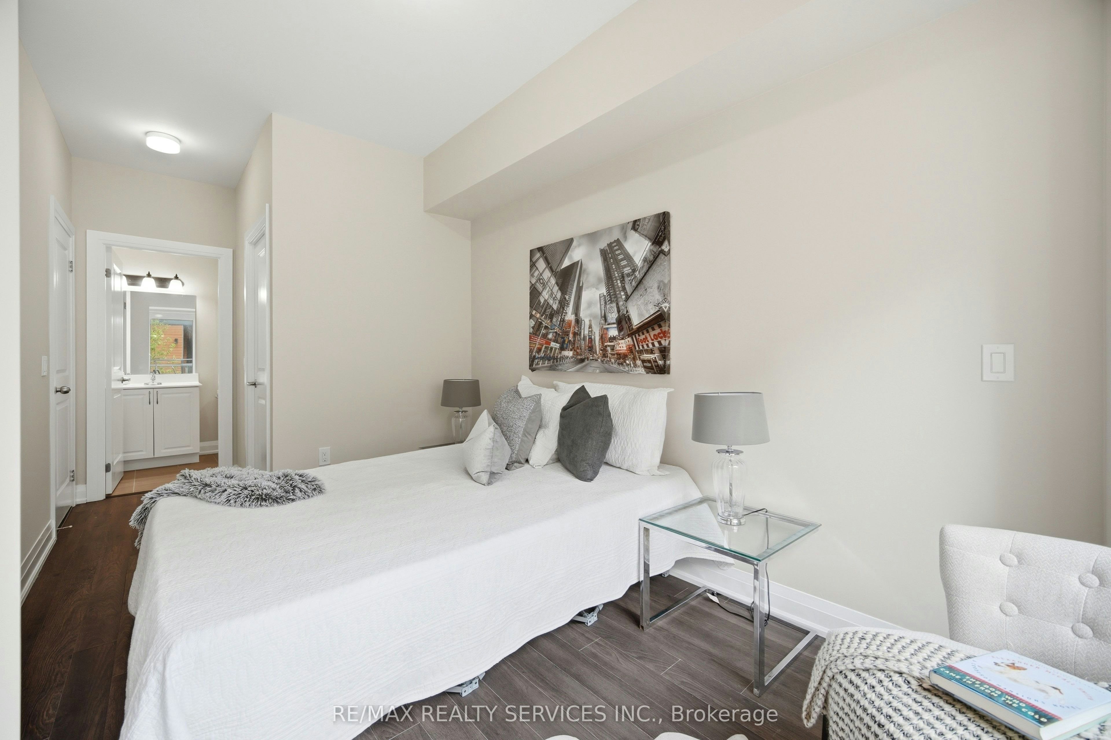 302-26 Coles Avenue, Vaughan, ON, L4L 0J1 - 27
