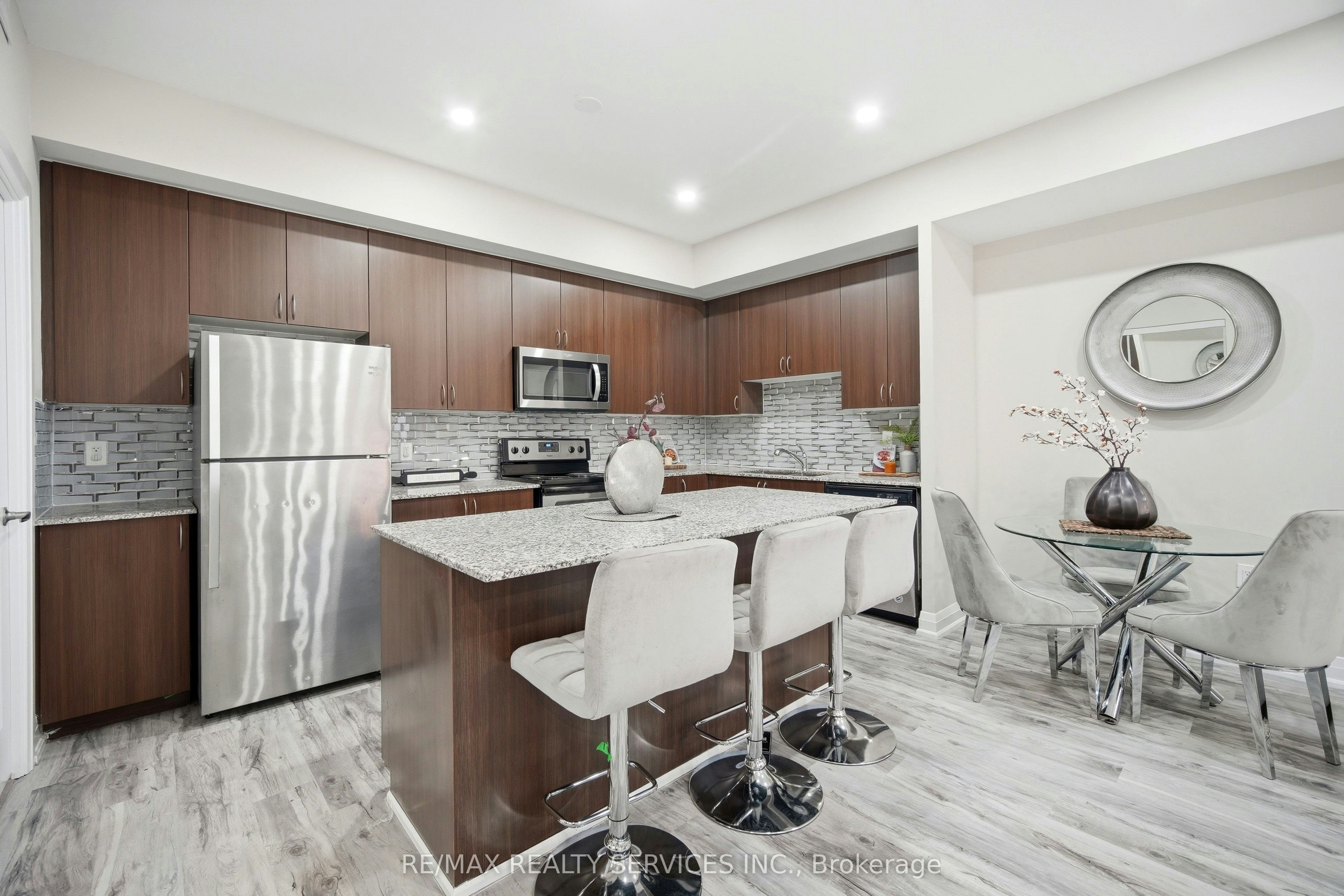 302-26 Coles Avenue, Vaughan, ON, L4L 0J1 - 14