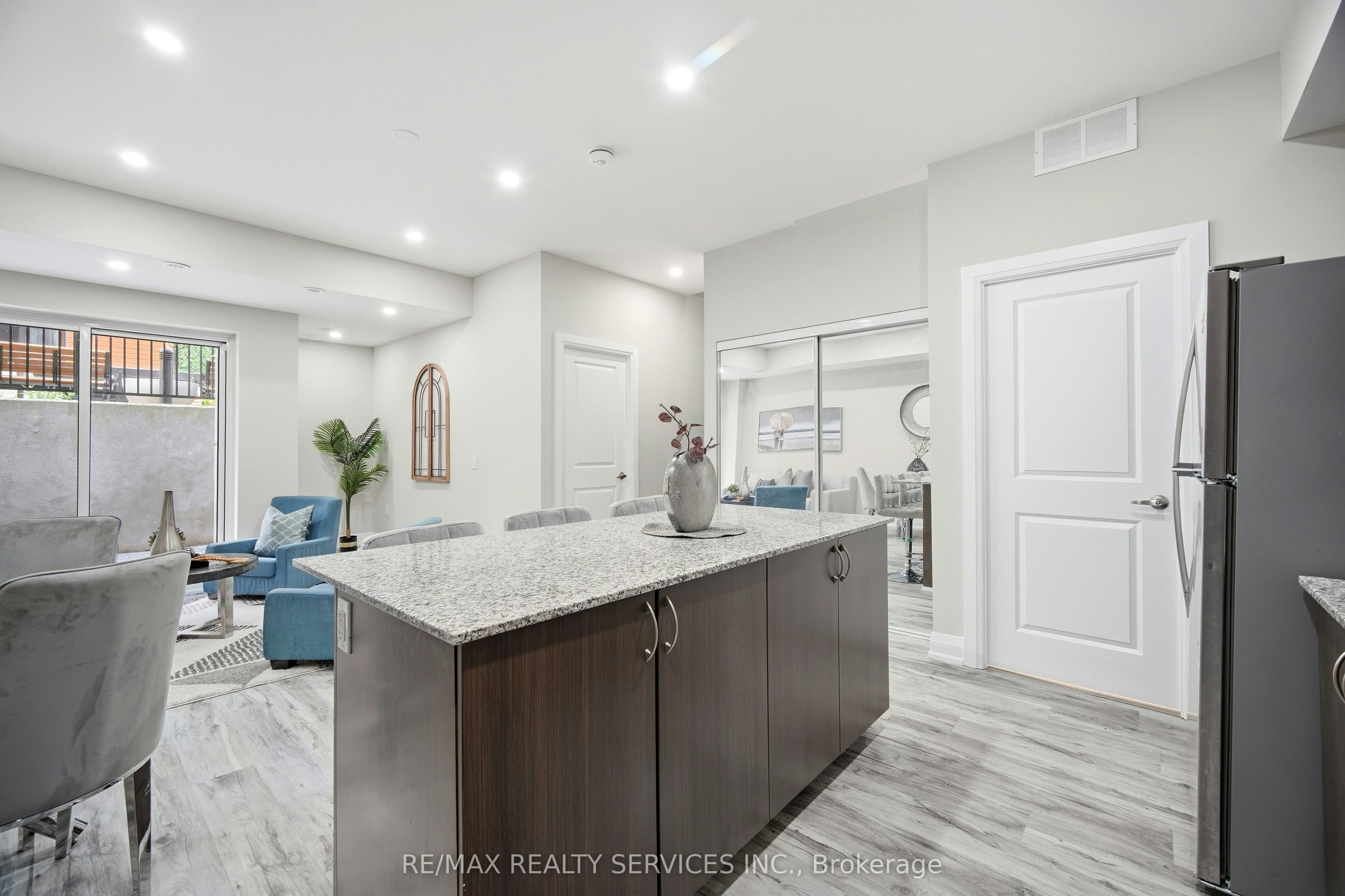302-26 Coles Avenue, Vaughan, ON, L4L 0J1 - 20