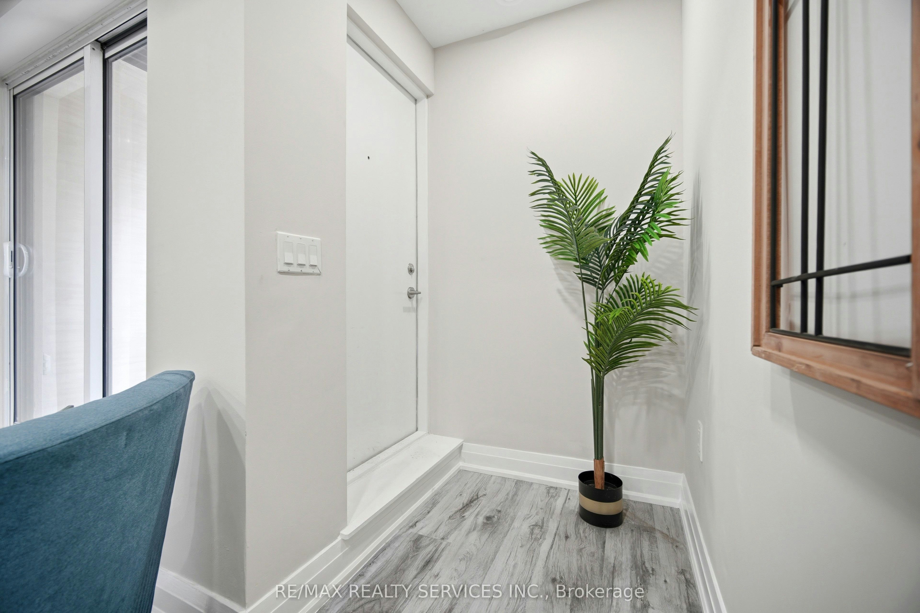 302-26 Coles Avenue, Vaughan, ON, L4L 0J1 - 5