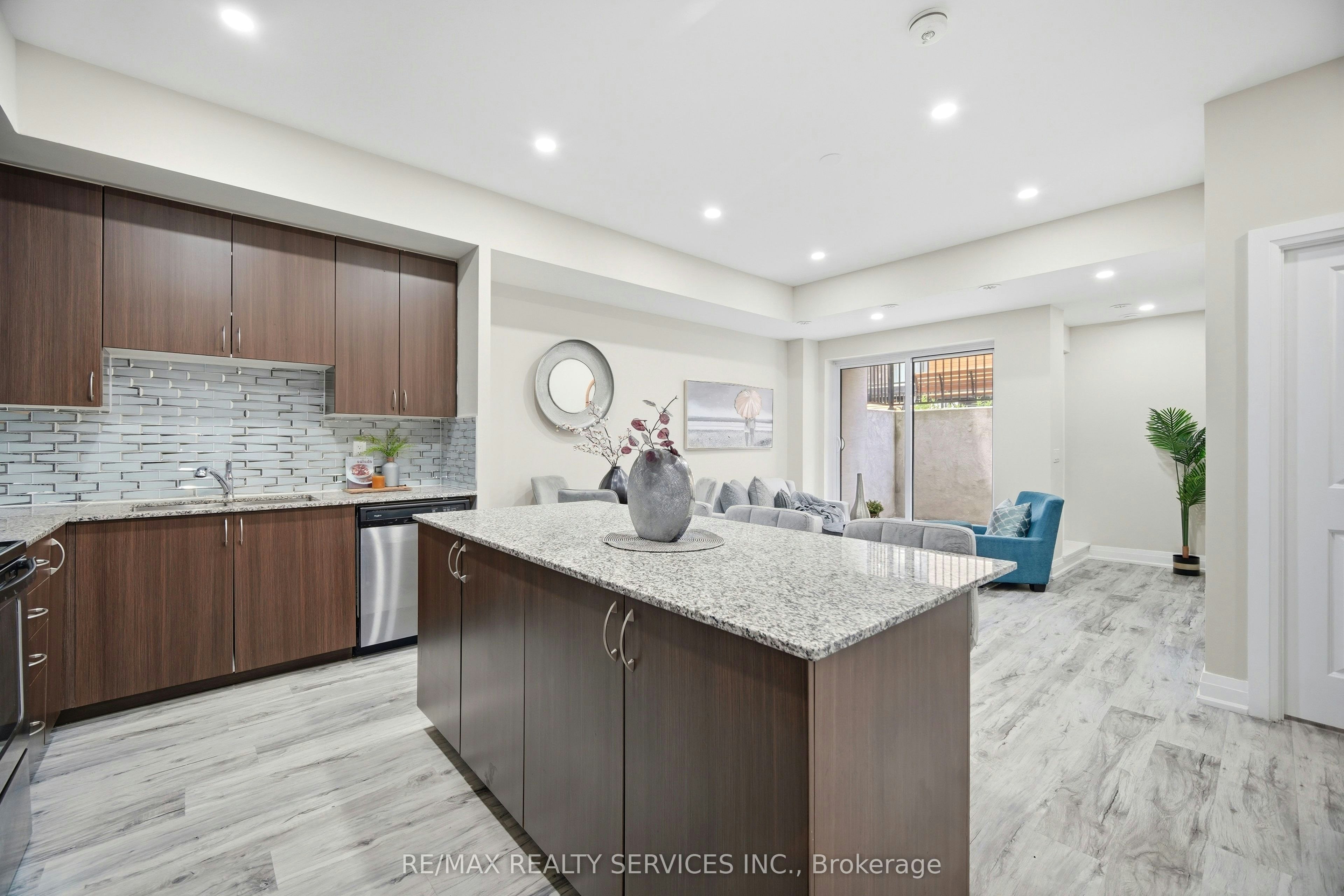 302-26 Coles Avenue, Vaughan, ON, L4L 0J1 - 18