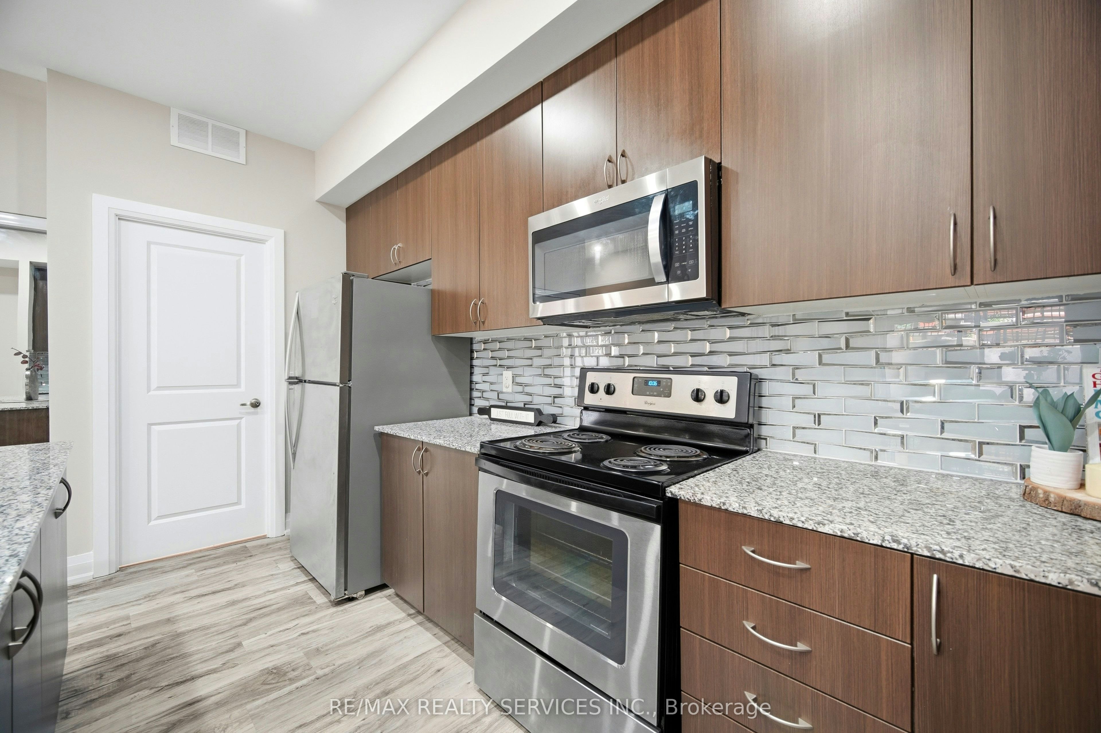 302-26 Coles Avenue, Vaughan, ON, L4L 0J1 - 19