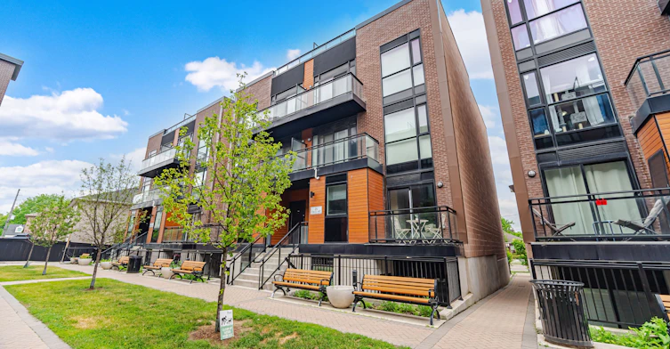 302-26 Coles Avenue, Vaughan, ON, L4L 0J1 - 2