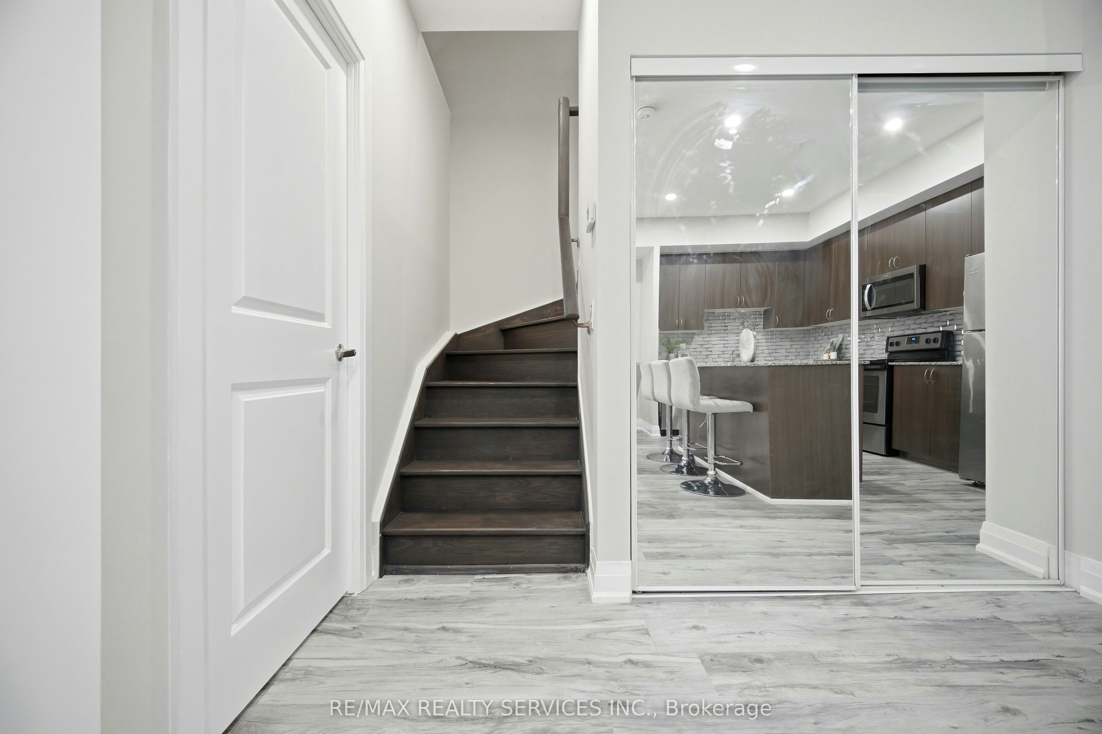 302-26 Coles Avenue, Vaughan, ON, L4L 0J1 - 22