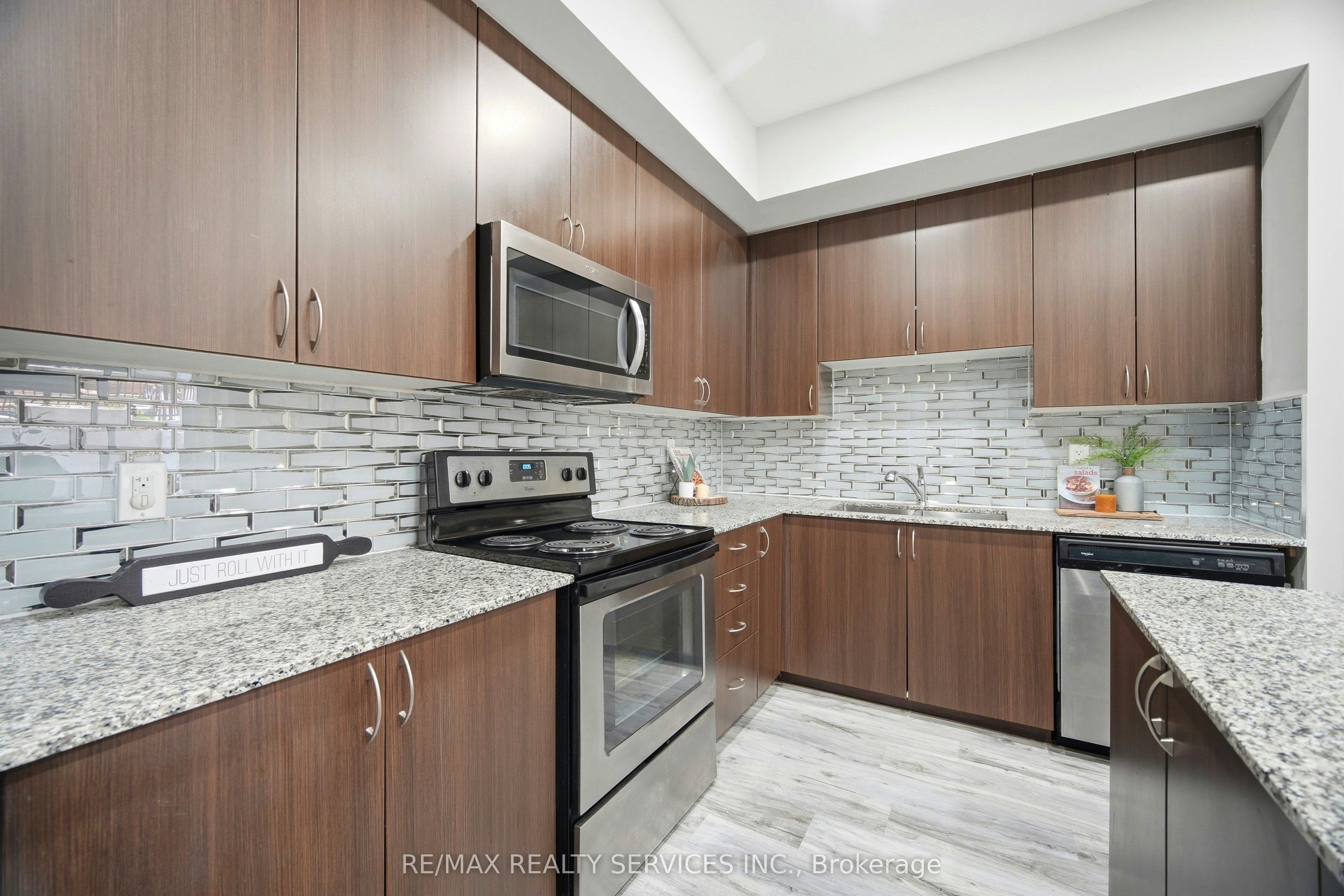 302-26 Coles Avenue, Vaughan, ON, L4L 0J1 - 16