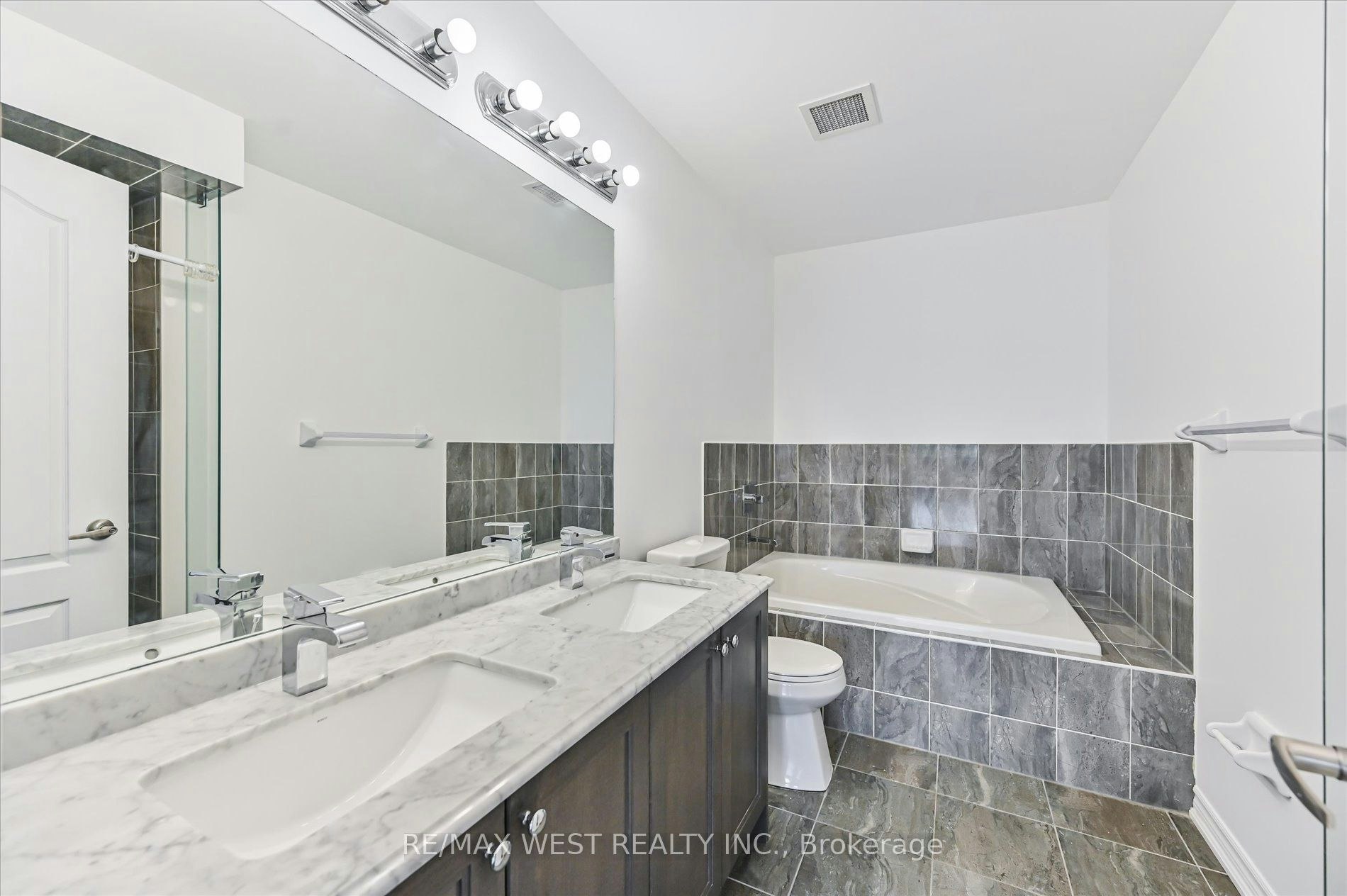 219-3865 Major Mackenzie Drive, Vaughan, ON, L4H 4P4 - 27