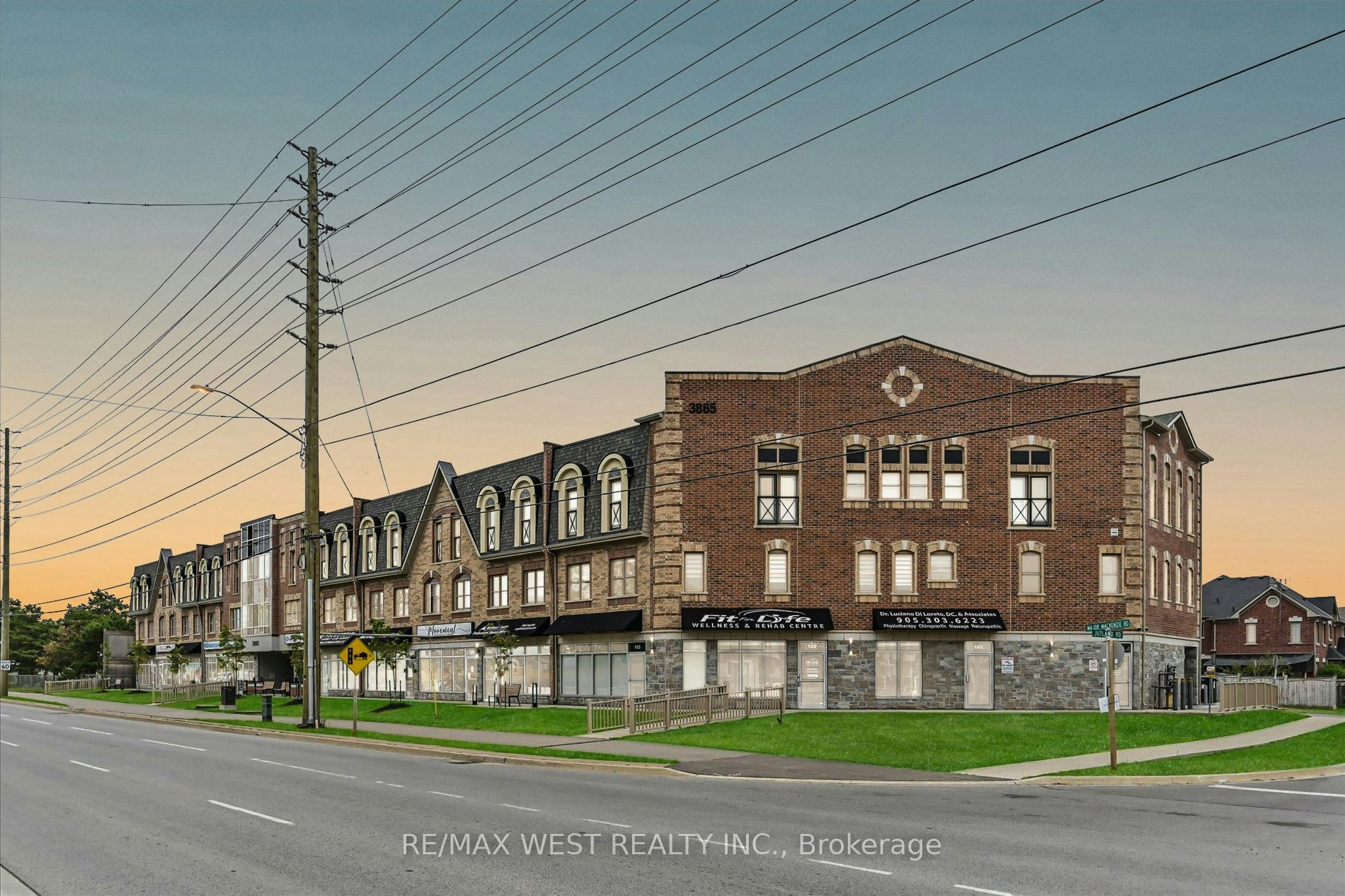 219-3865 Major Mackenzie Drive, Vaughan, ON, L4H 4P4