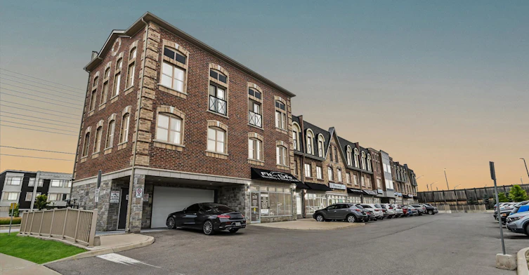 219-3865 Major Mackenzie Drive, Vaughan, ON, L4H 4P4 - 2