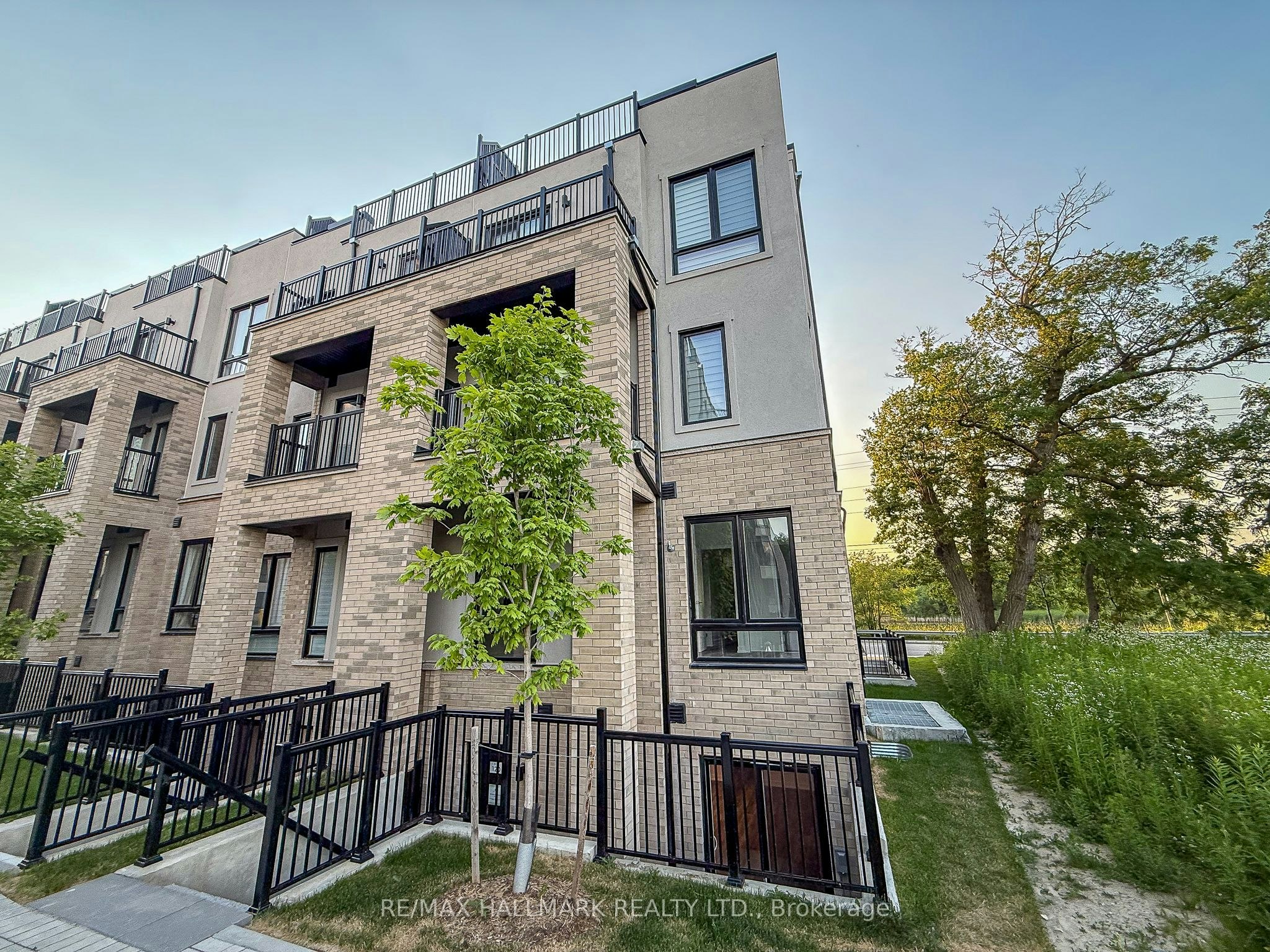 120-51 Jefferson Side Road, Richmond Hill, ON, L4E 1M1 - 12