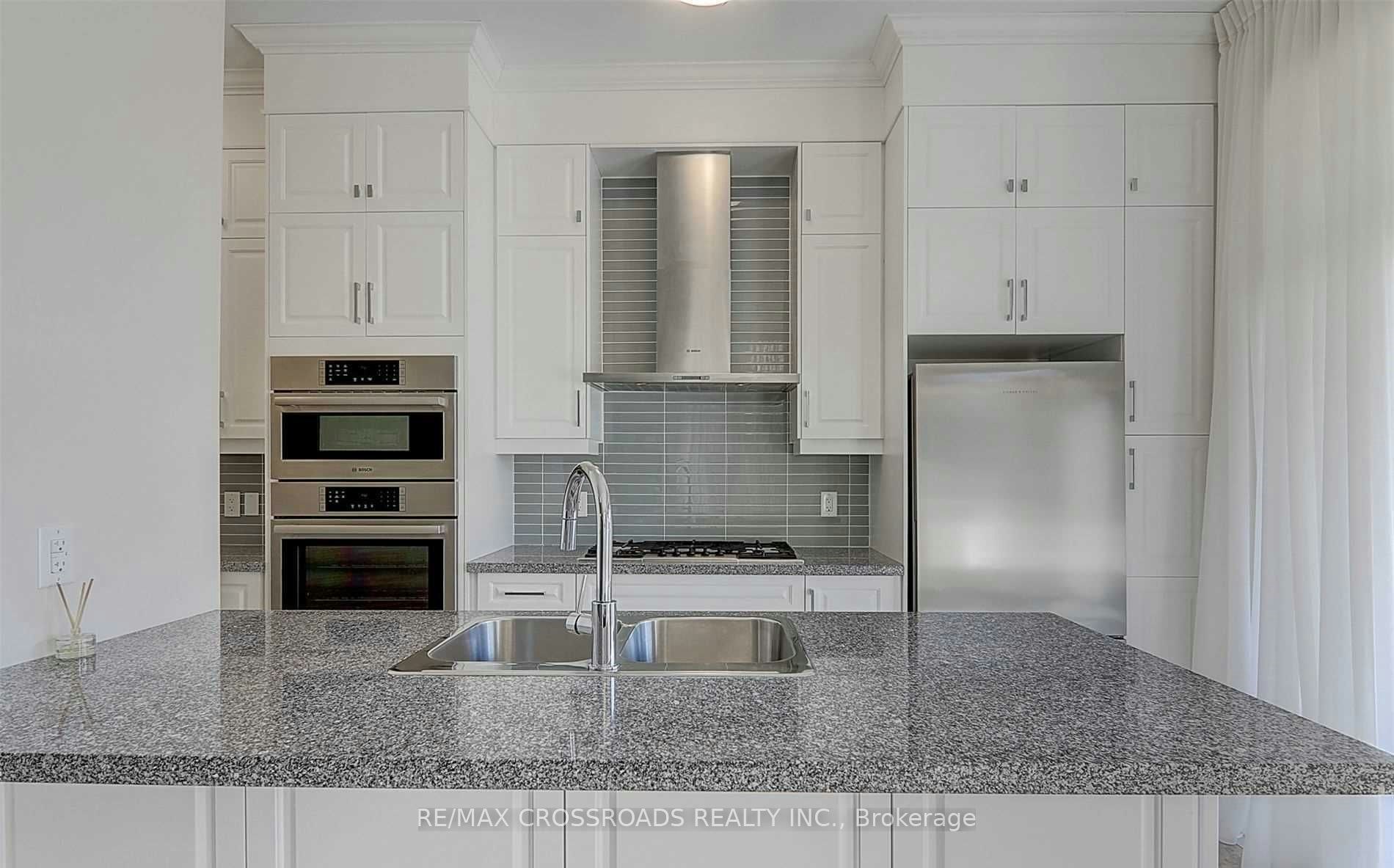 35 Carrville Woods Circle, Vaughan, ON, L6A 4Z6 - 8