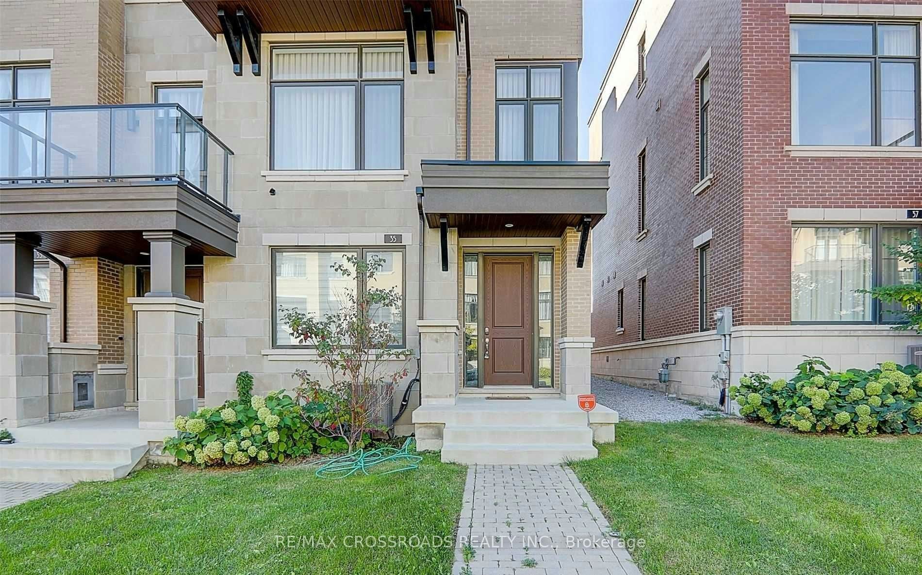 35 Carrville Woods Circle, Vaughan, ON, L6A 4Z6
